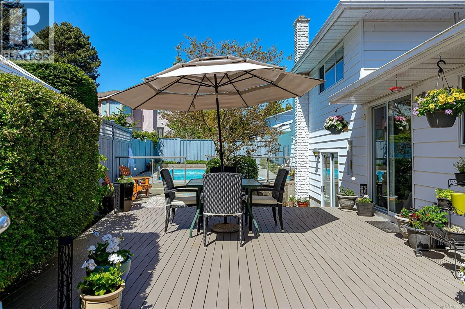 2295 Greenlands Rd