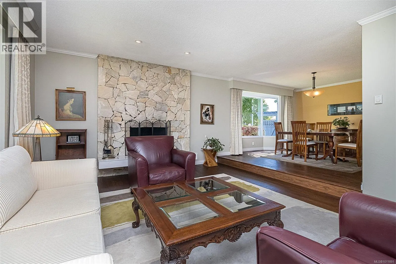 2295 Greenlands Rd