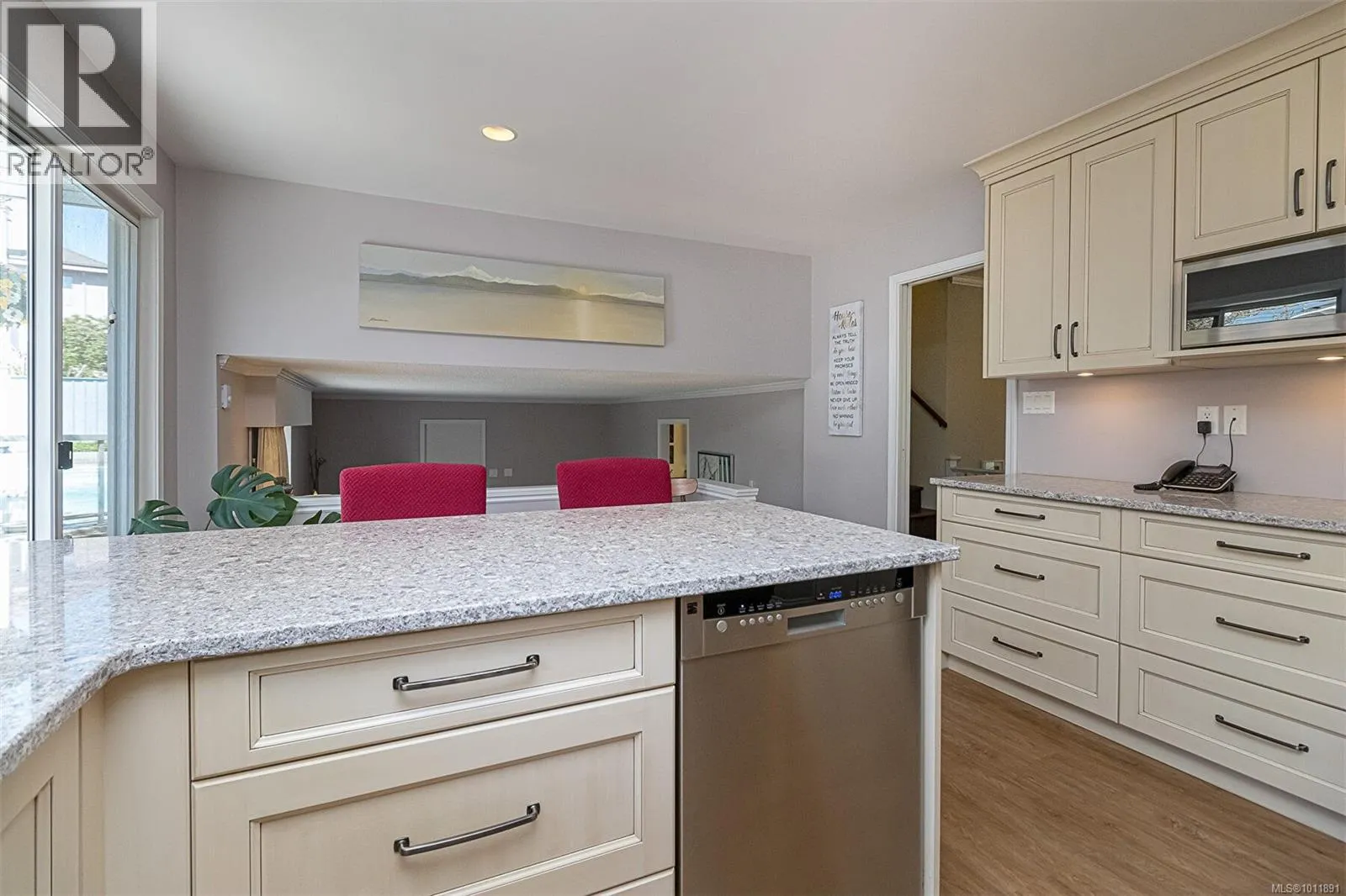 2295 Greenlands Rd