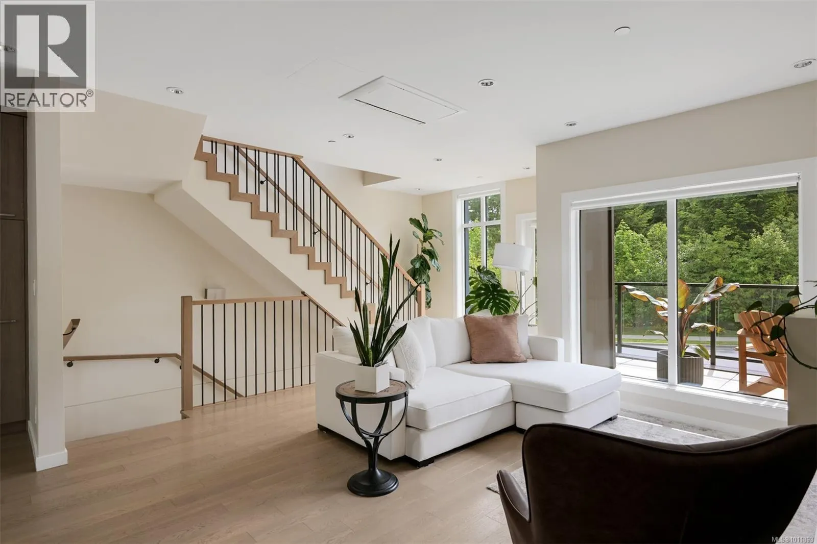 104 1454 Bear Mountain Pkwy