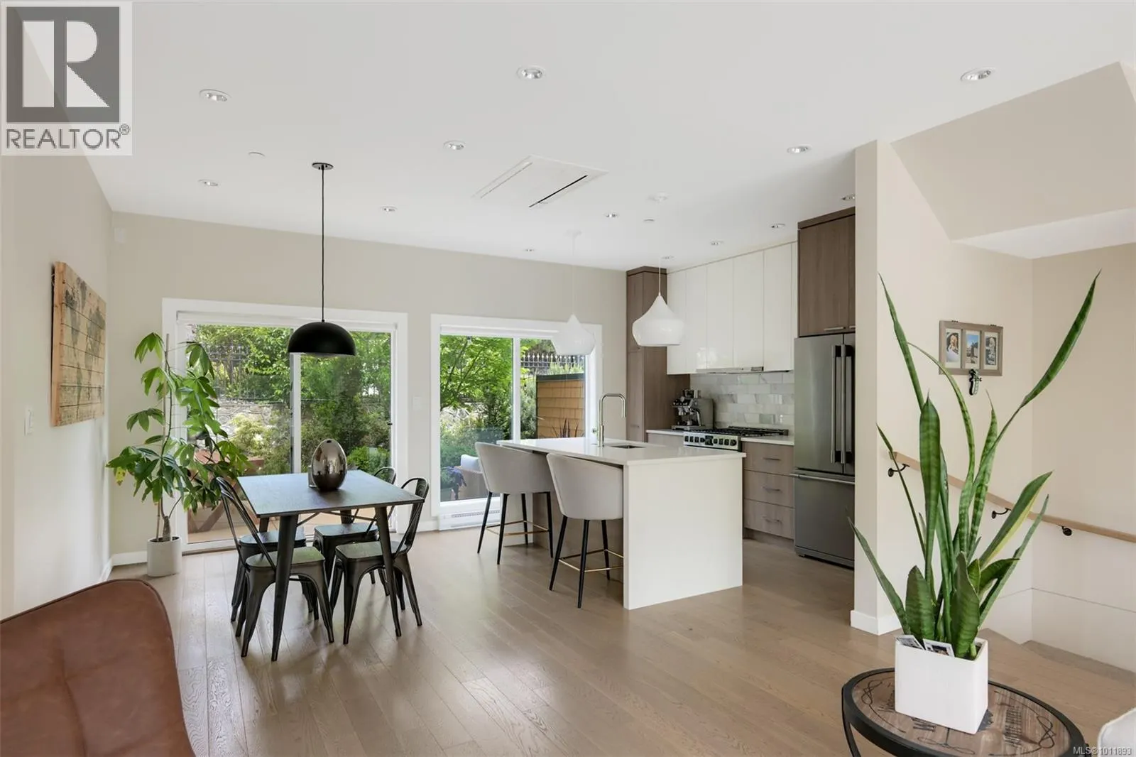 104 1454 Bear Mountain Pkwy