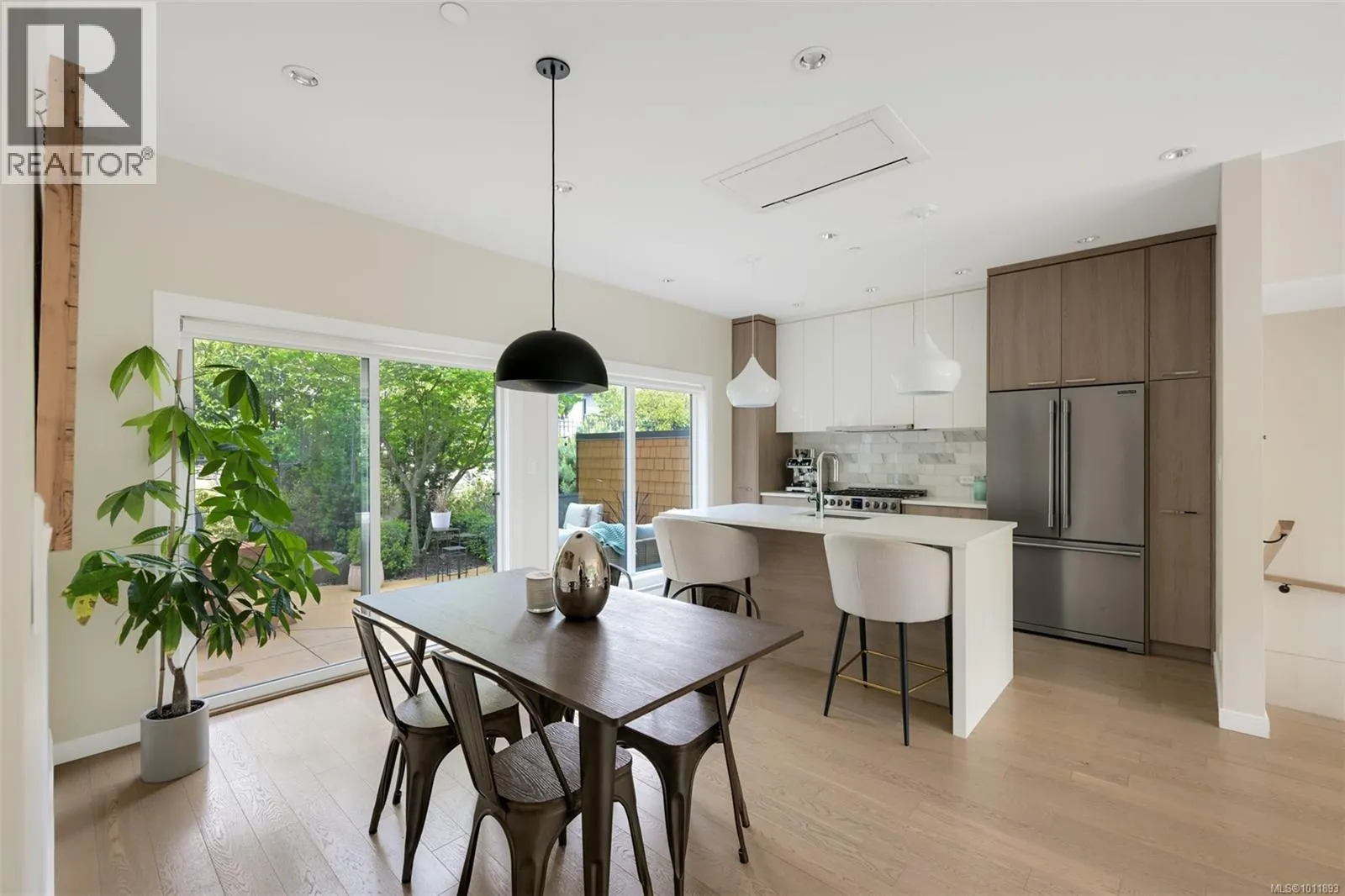 104 1454 Bear Mountain Pkwy