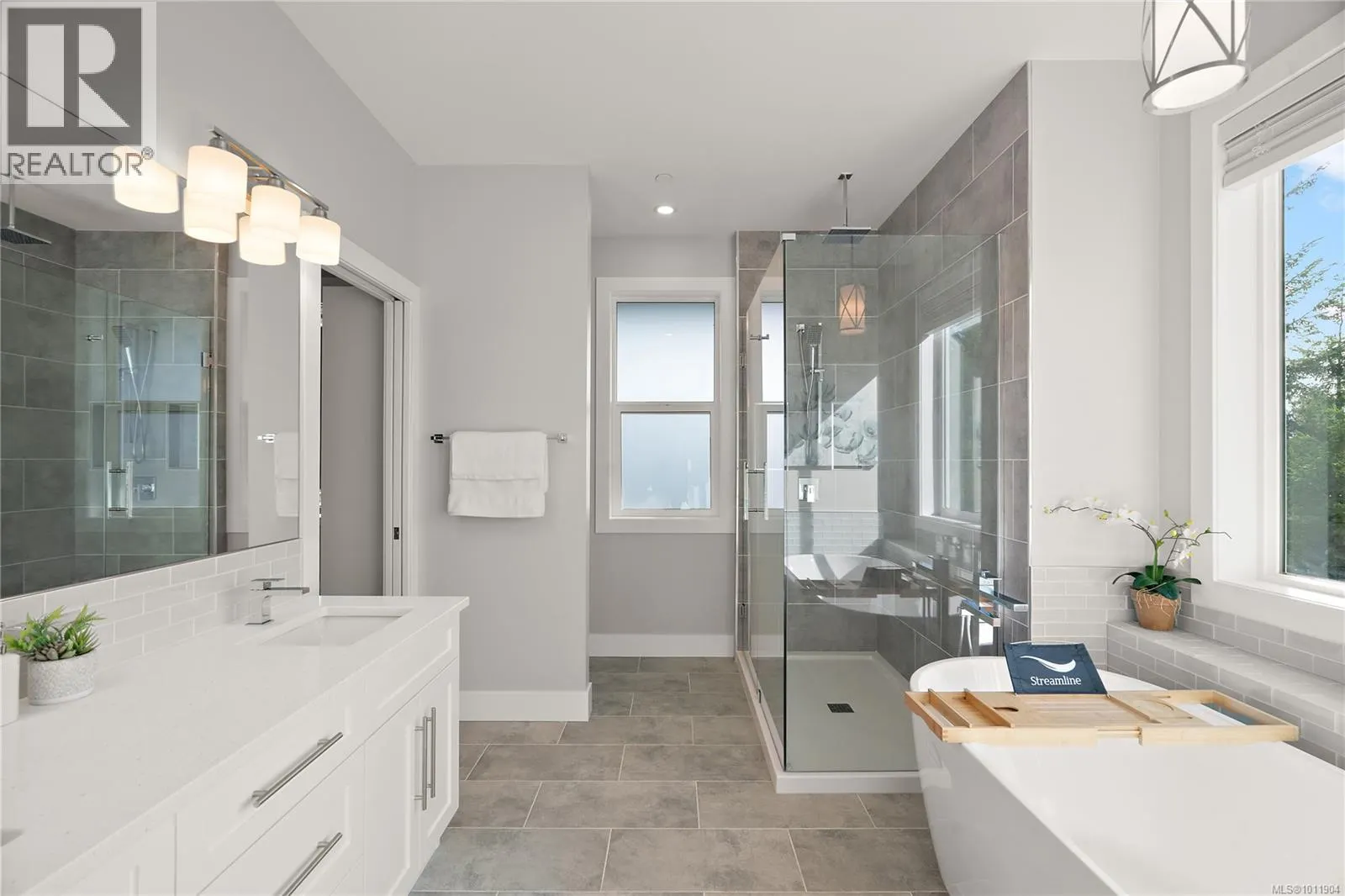 3870 Goldstream Heights Dr