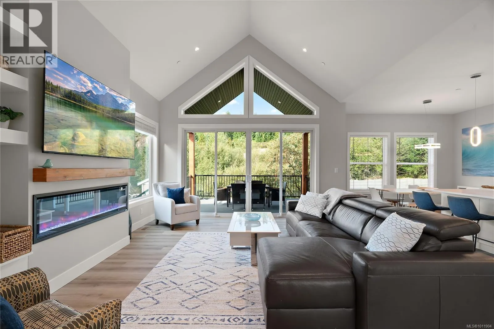 3870 Goldstream Heights Dr