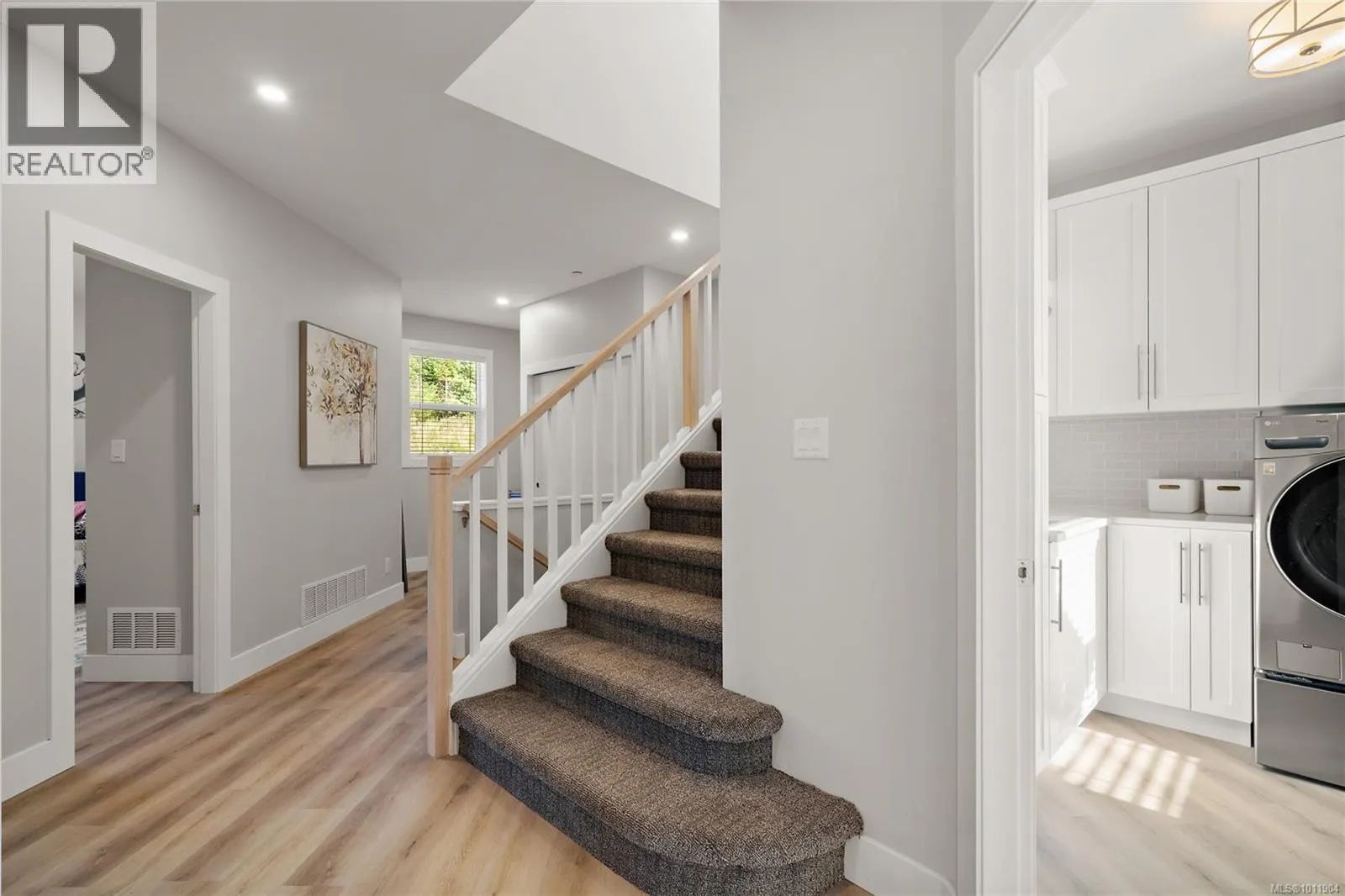 3870 Goldstream Heights Dr