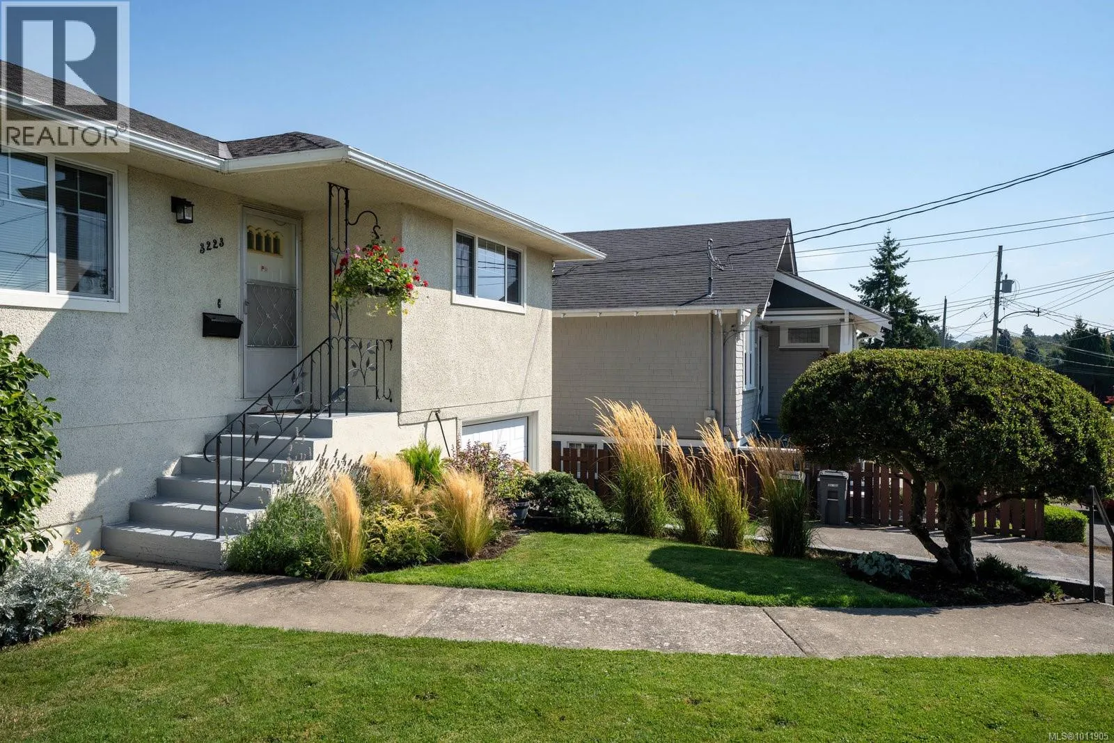 3223 Doncaster Dr
