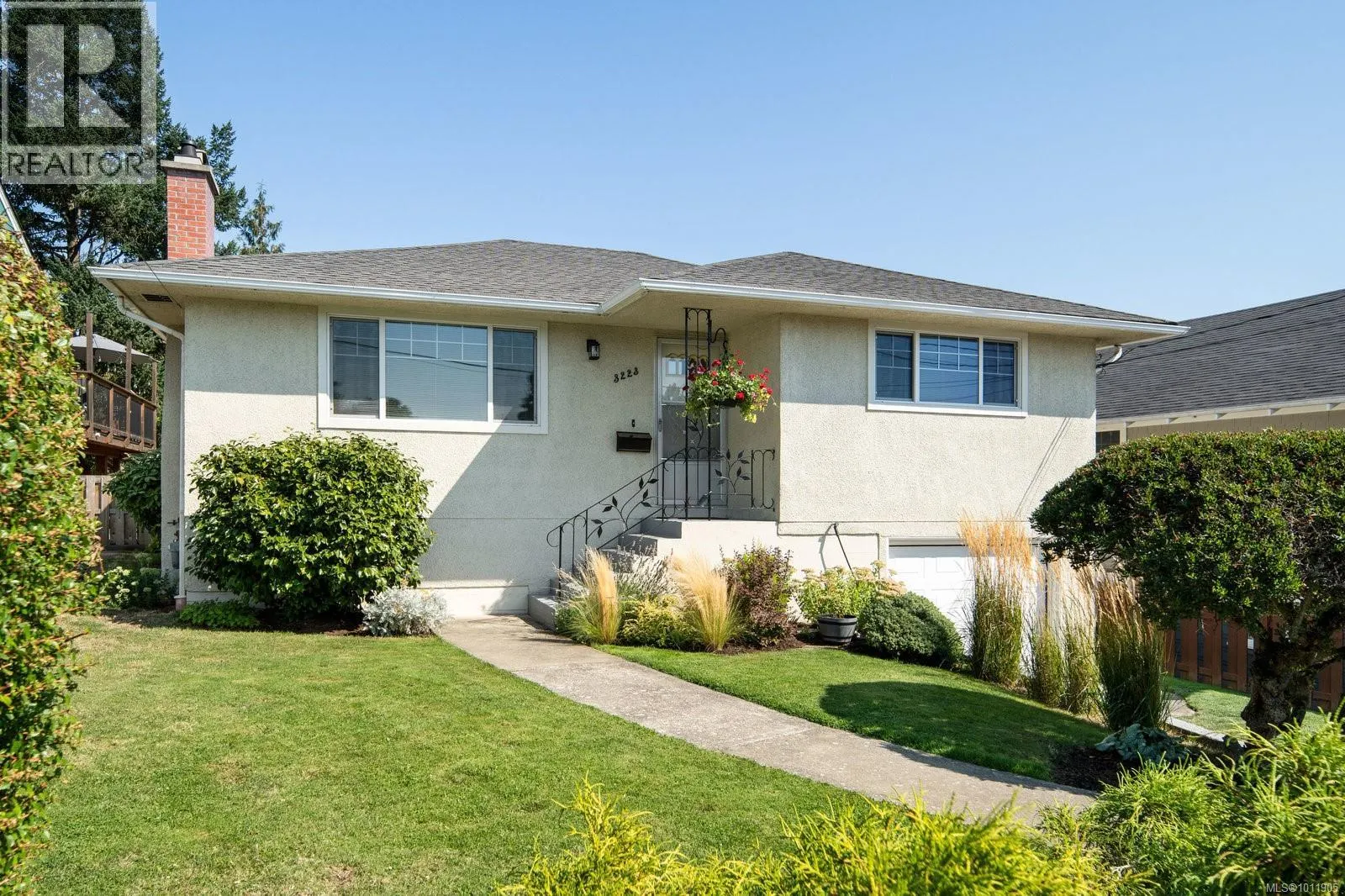 3223 Doncaster Dr