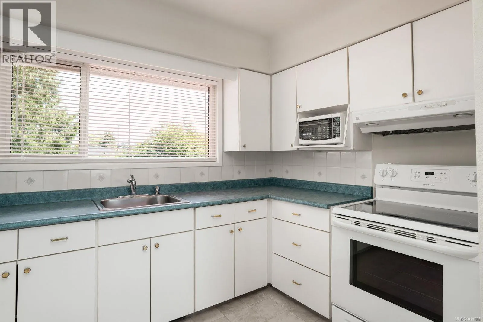 3223 Doncaster Dr