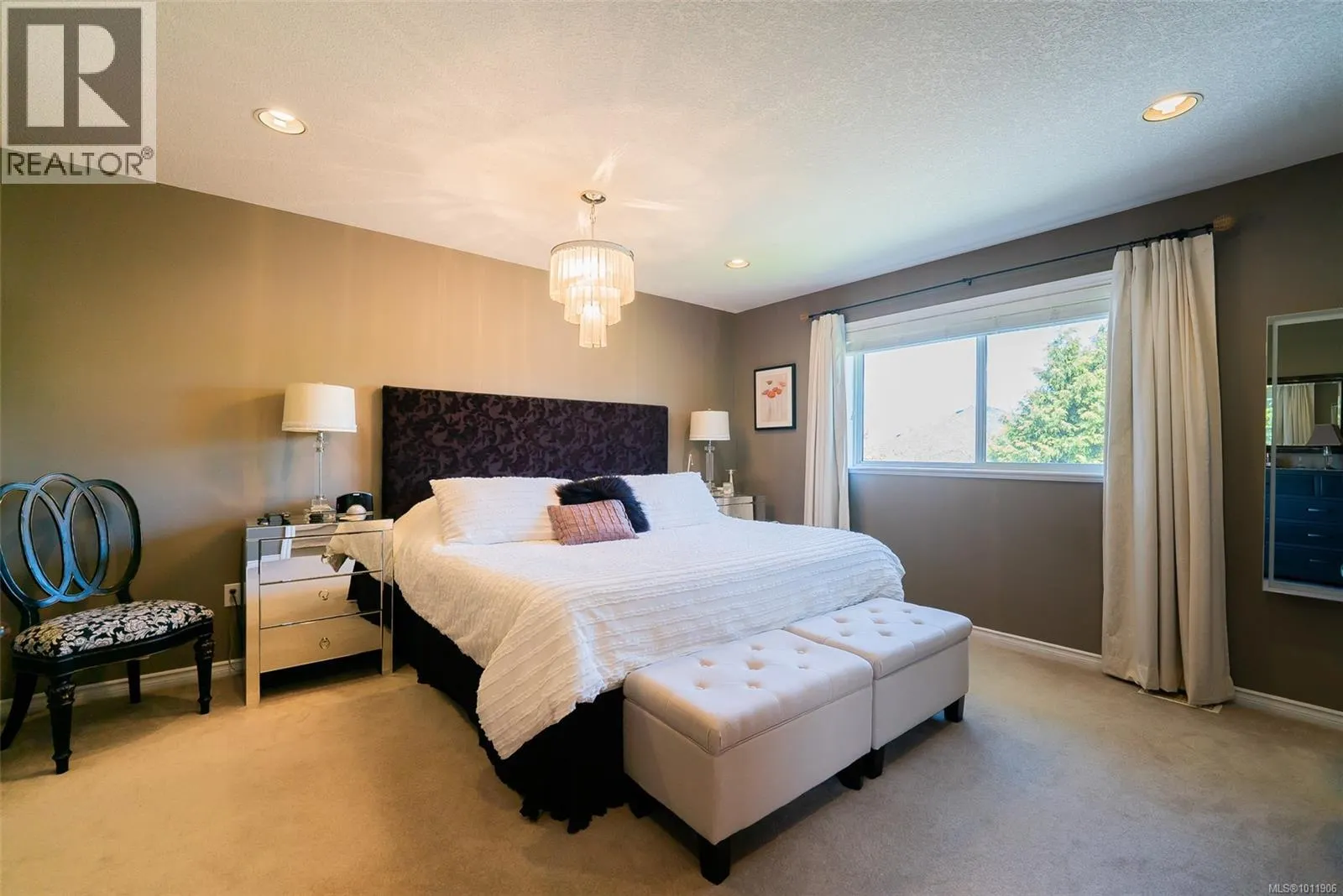 5320 Kenwill Dr