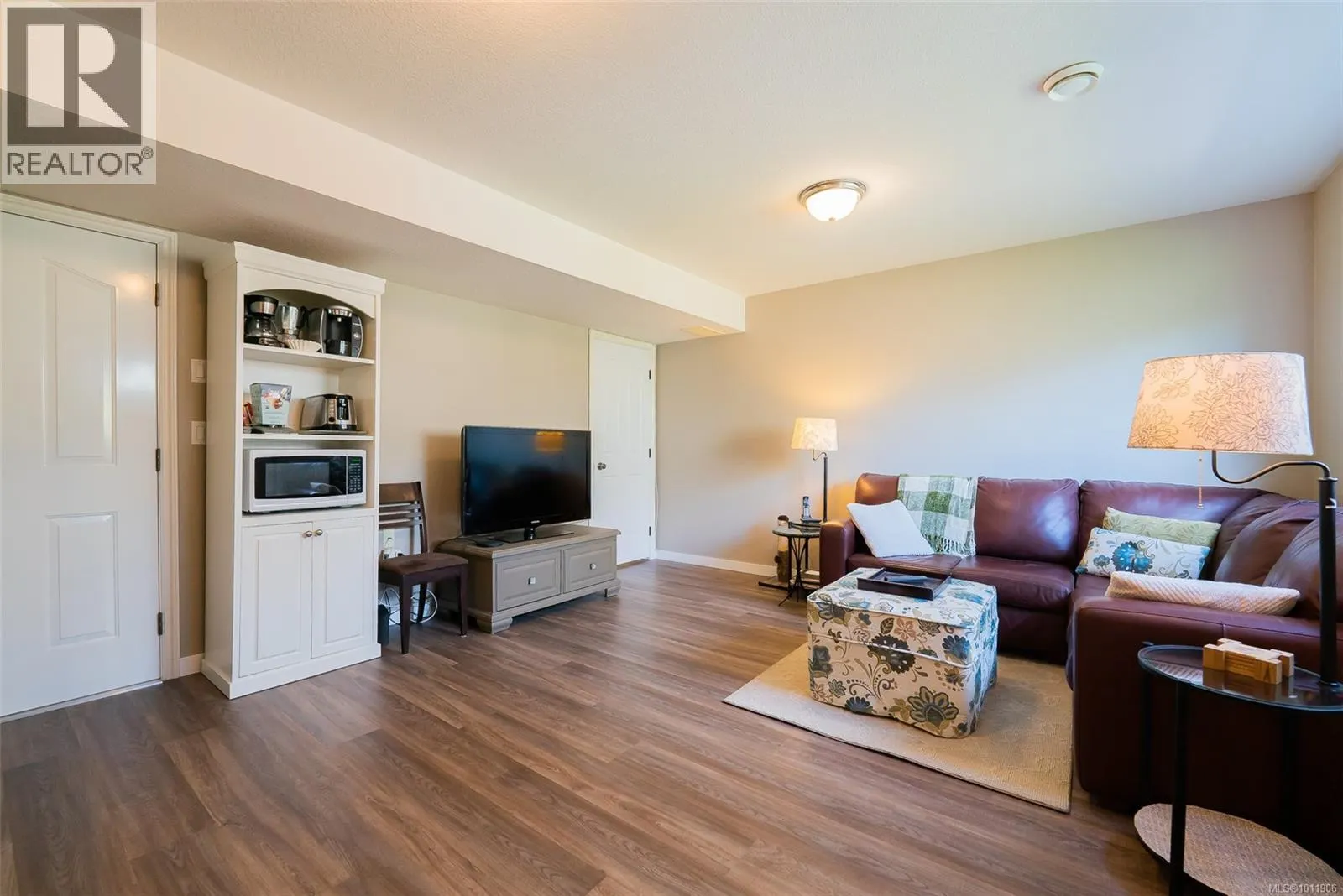 5320 Kenwill Dr