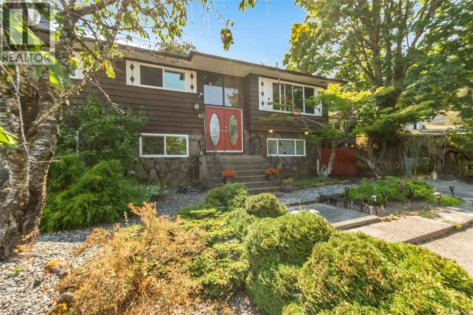 43 Roberta Rd E