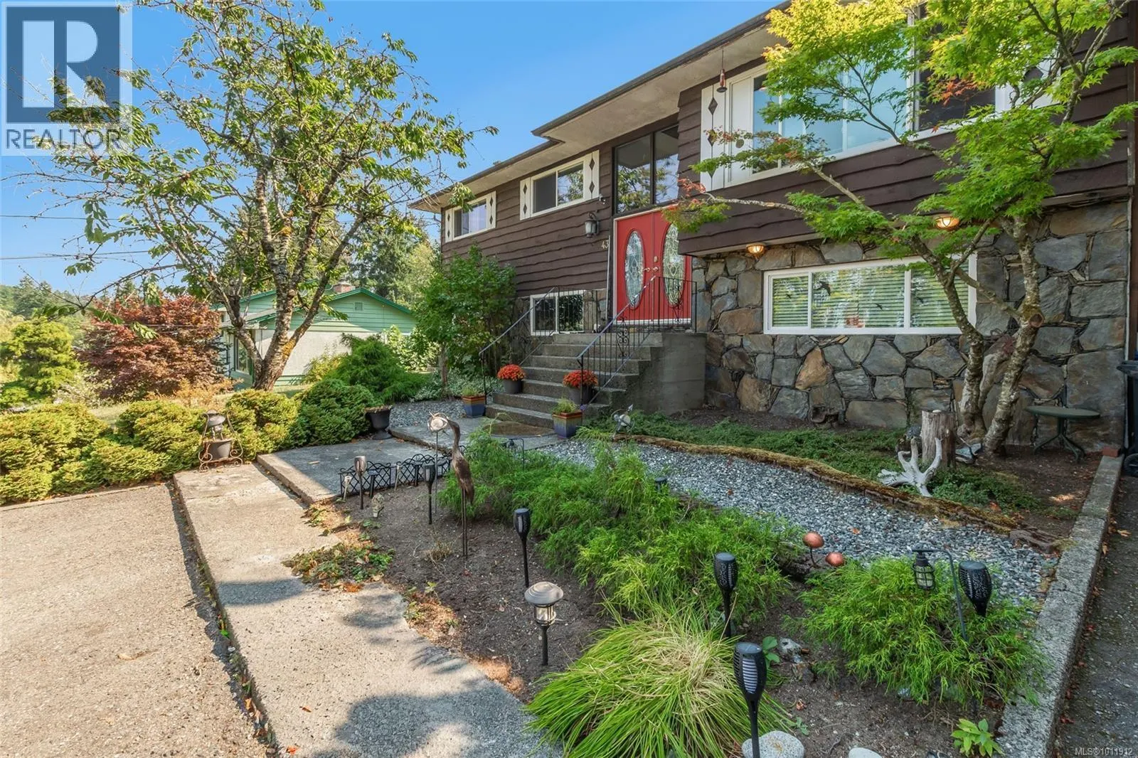 43 Roberta Rd E