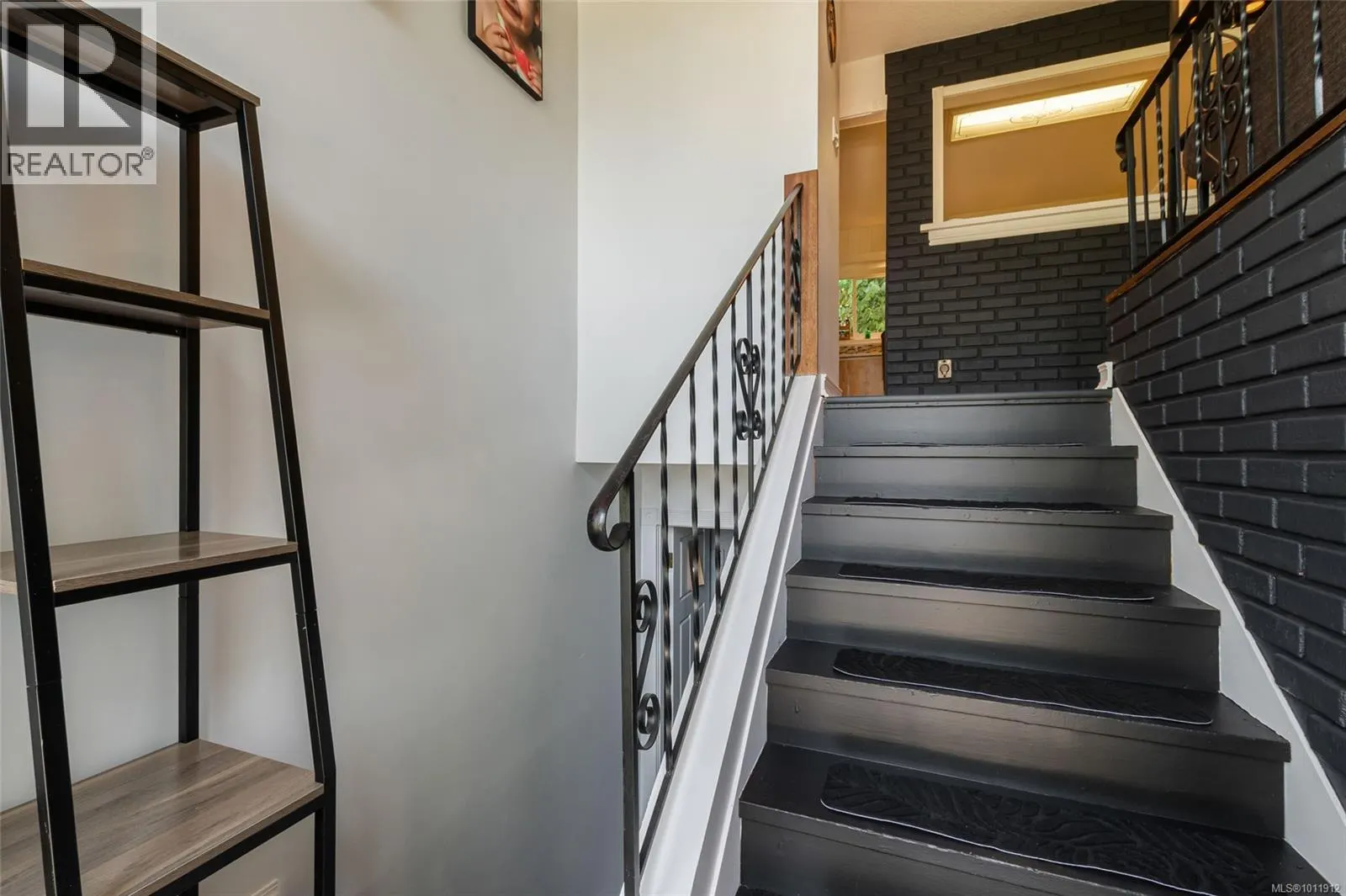 43 Roberta Rd E