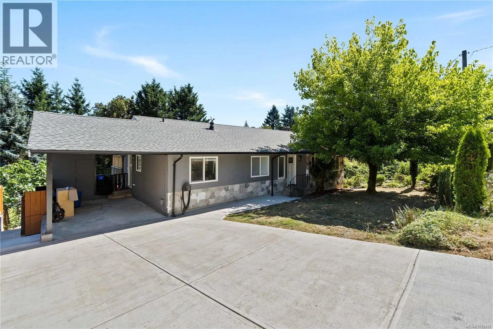 125 Arbutus Cres