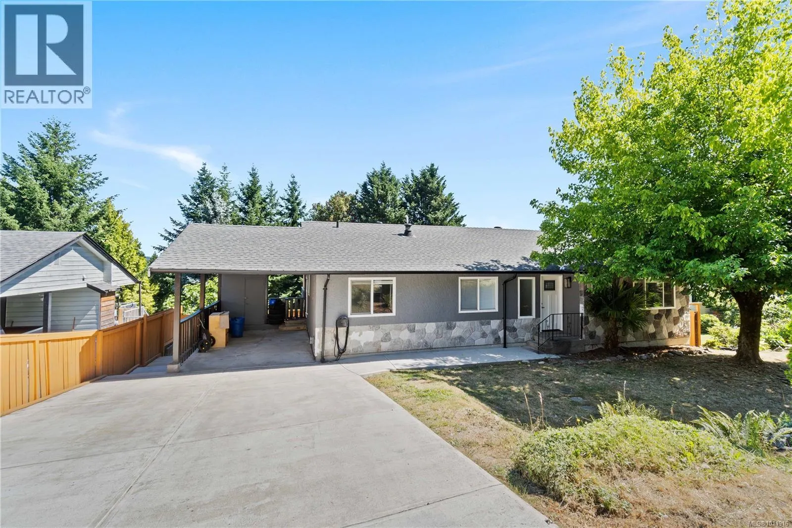 125 Arbutus Cres