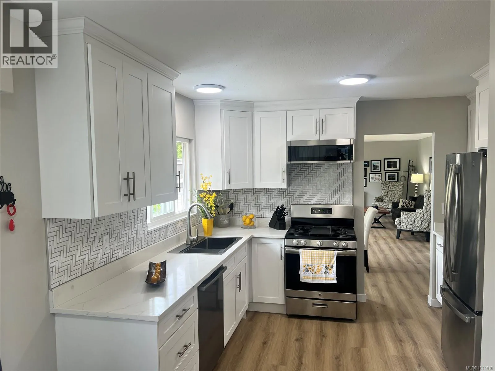 125 Arbutus Cres
