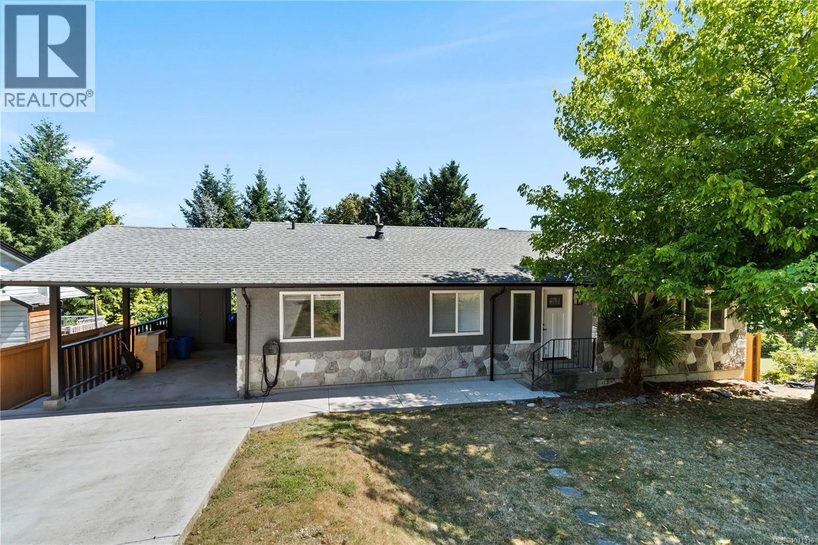 125 Arbutus Cres