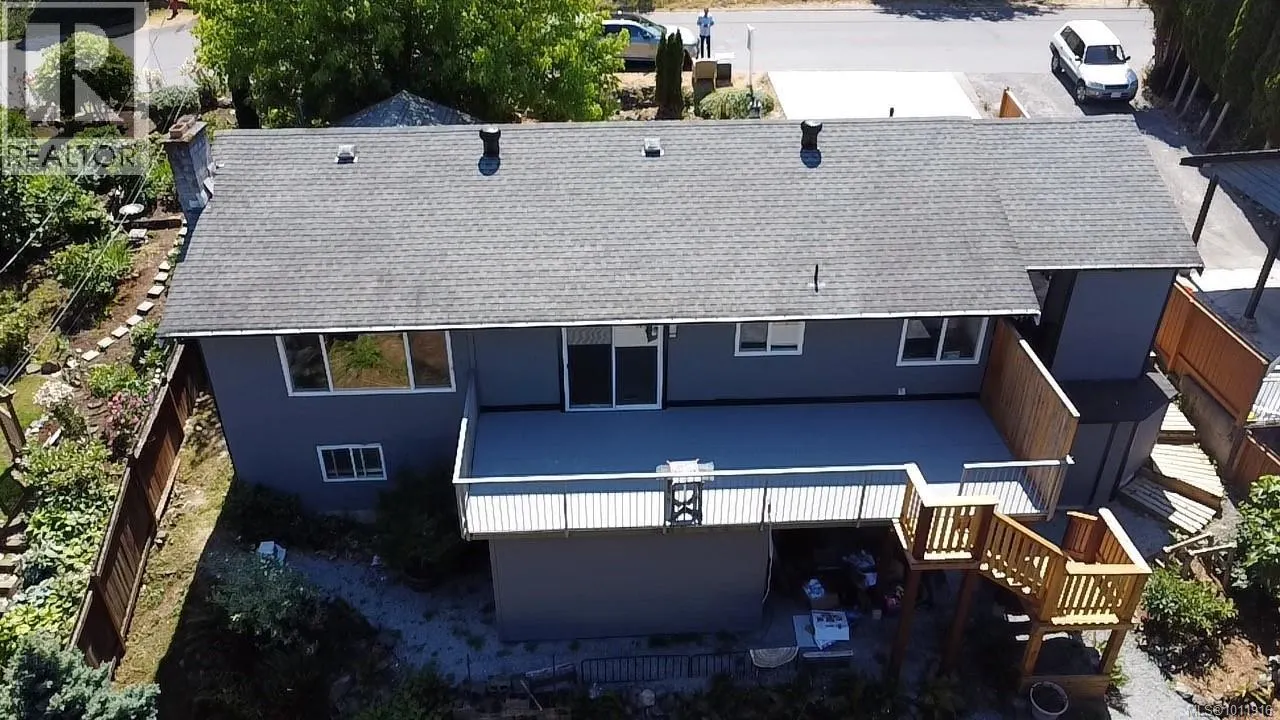 125 Arbutus Cres