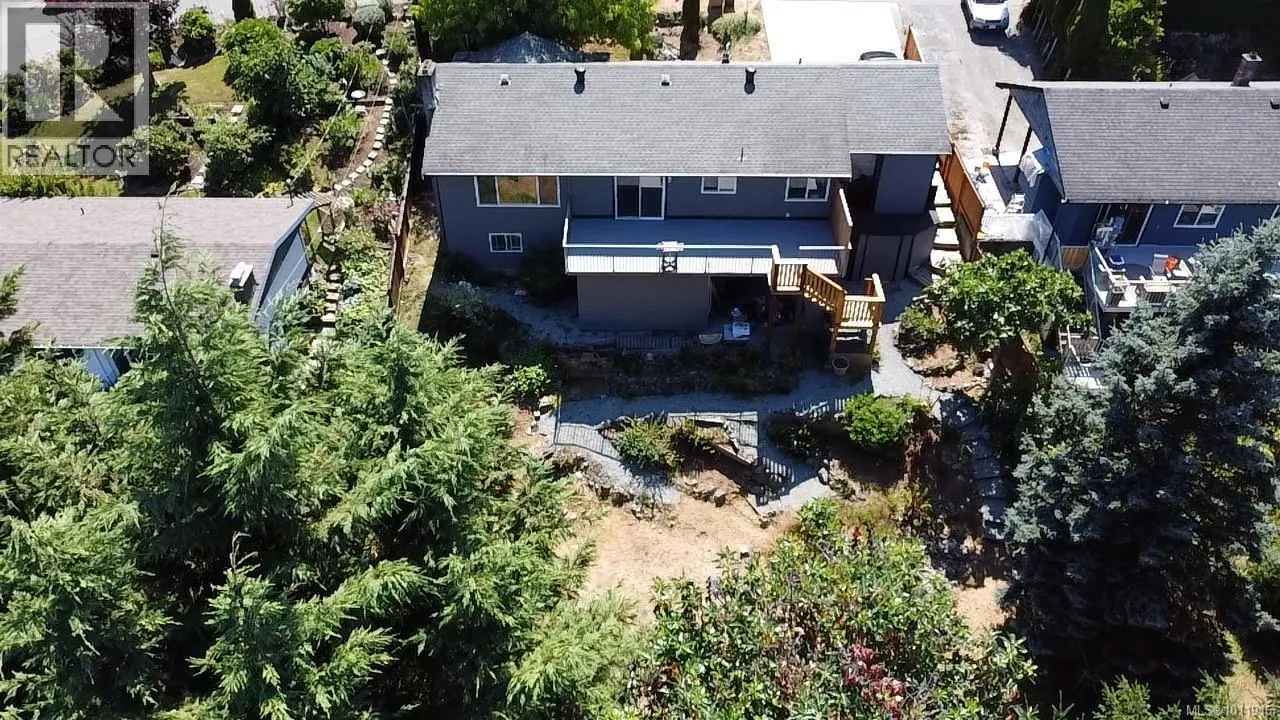125 Arbutus Cres