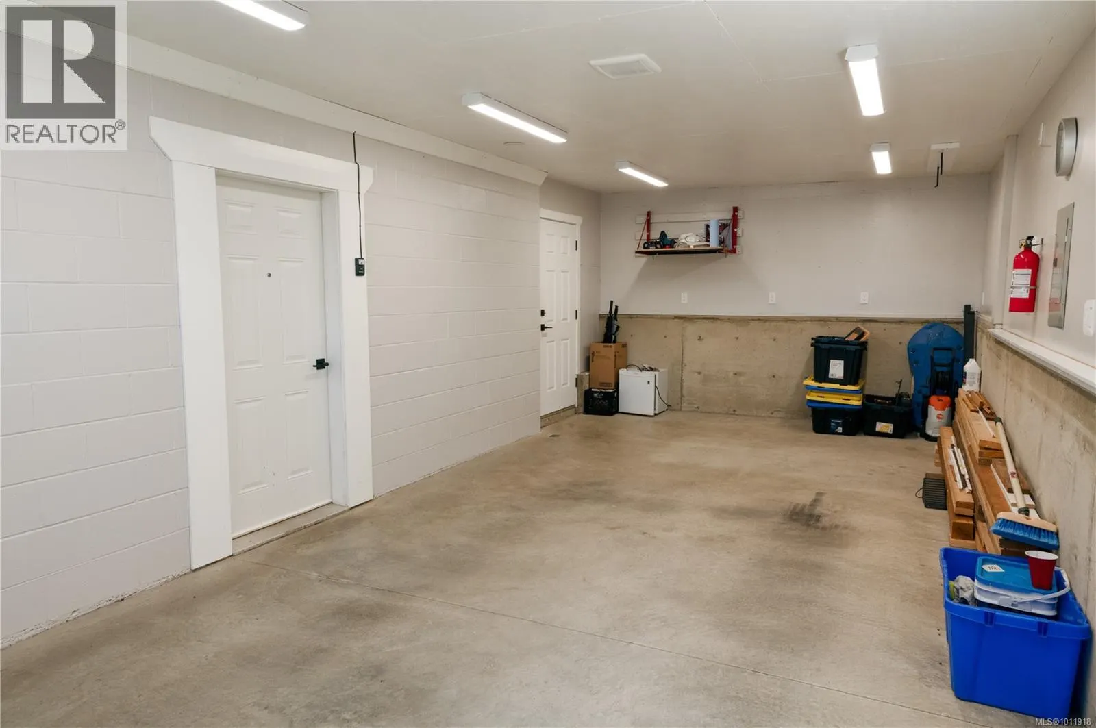 2871 15th Ave