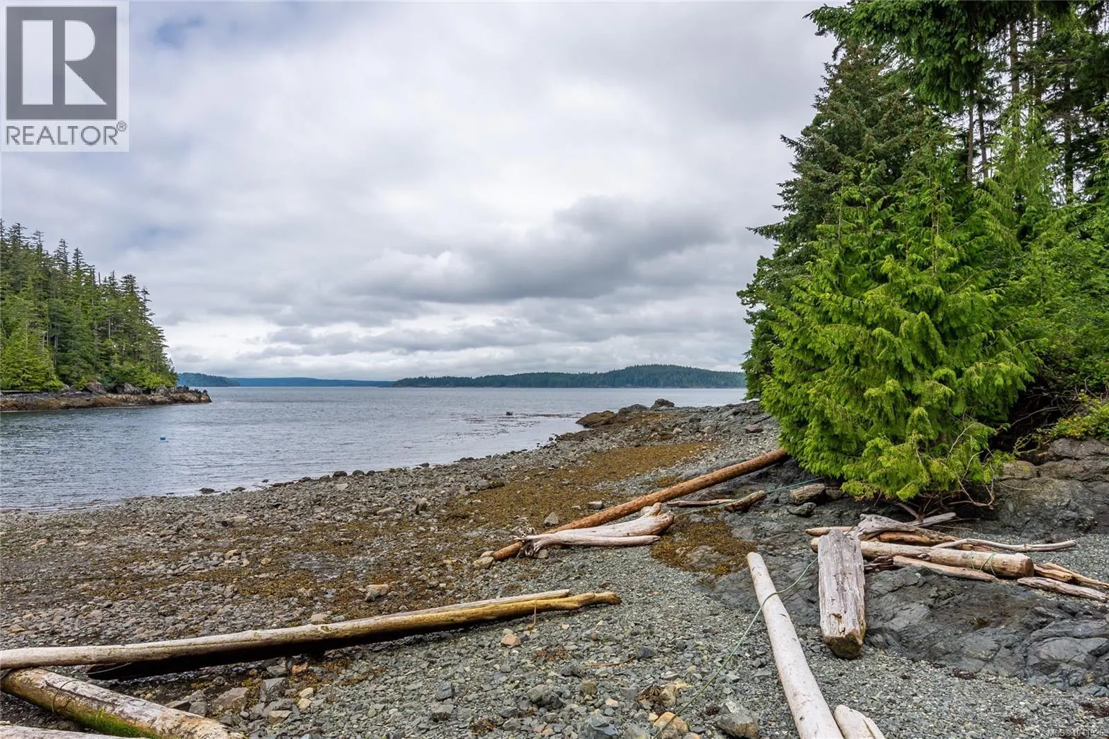 DL2264 Hidden Cove