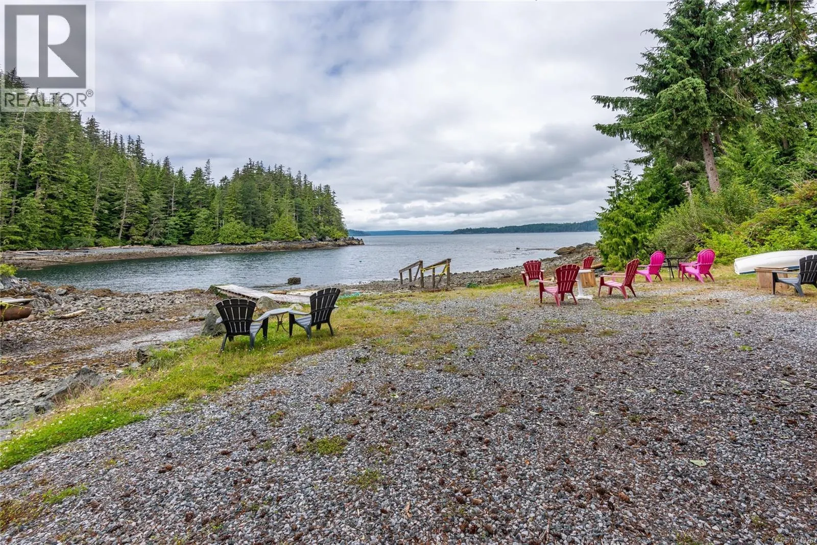 DL2264 Hidden Cove