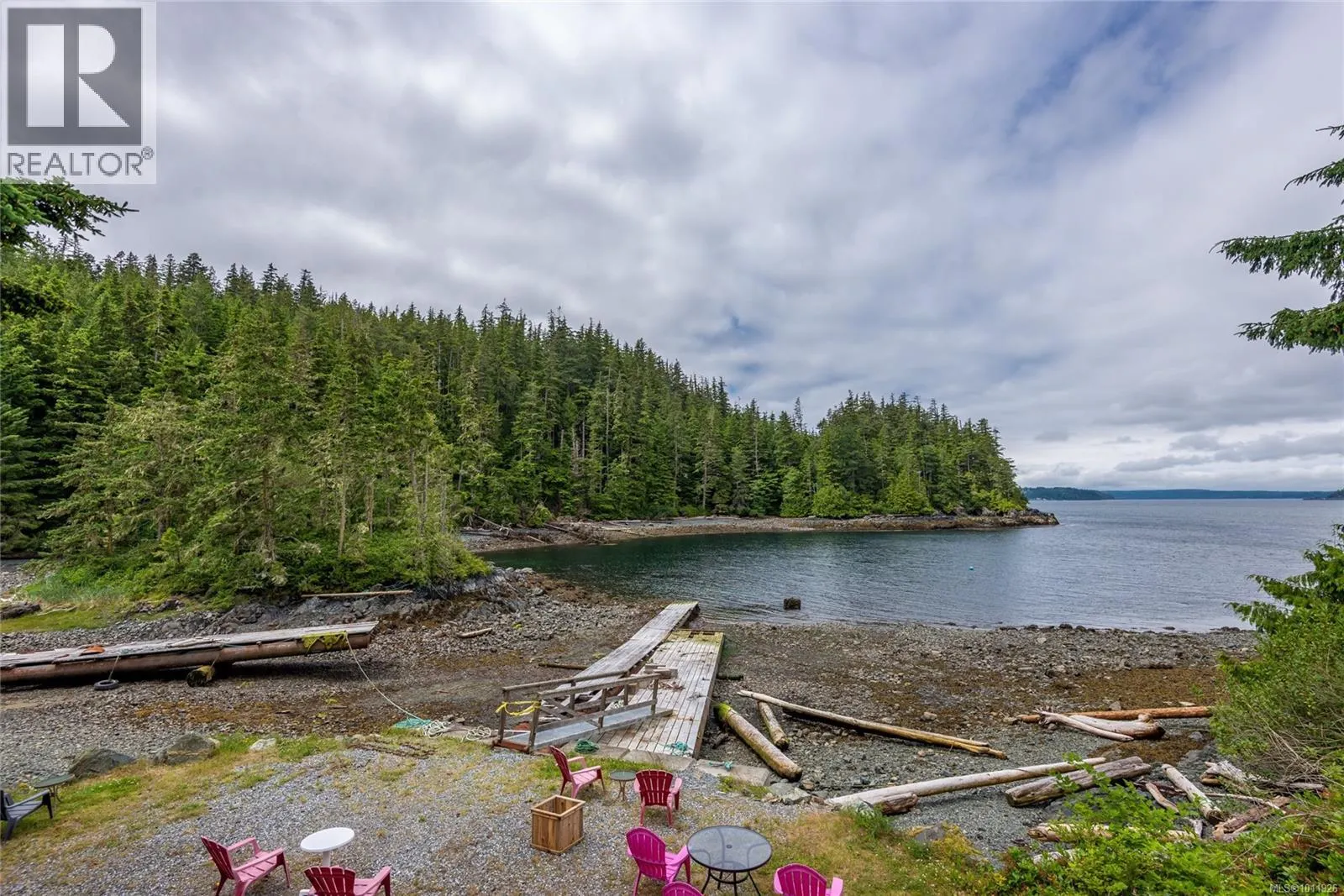 DL2264 Hidden Cove