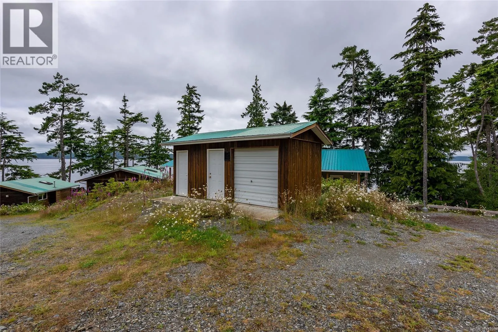 DL2264 Hidden Cove