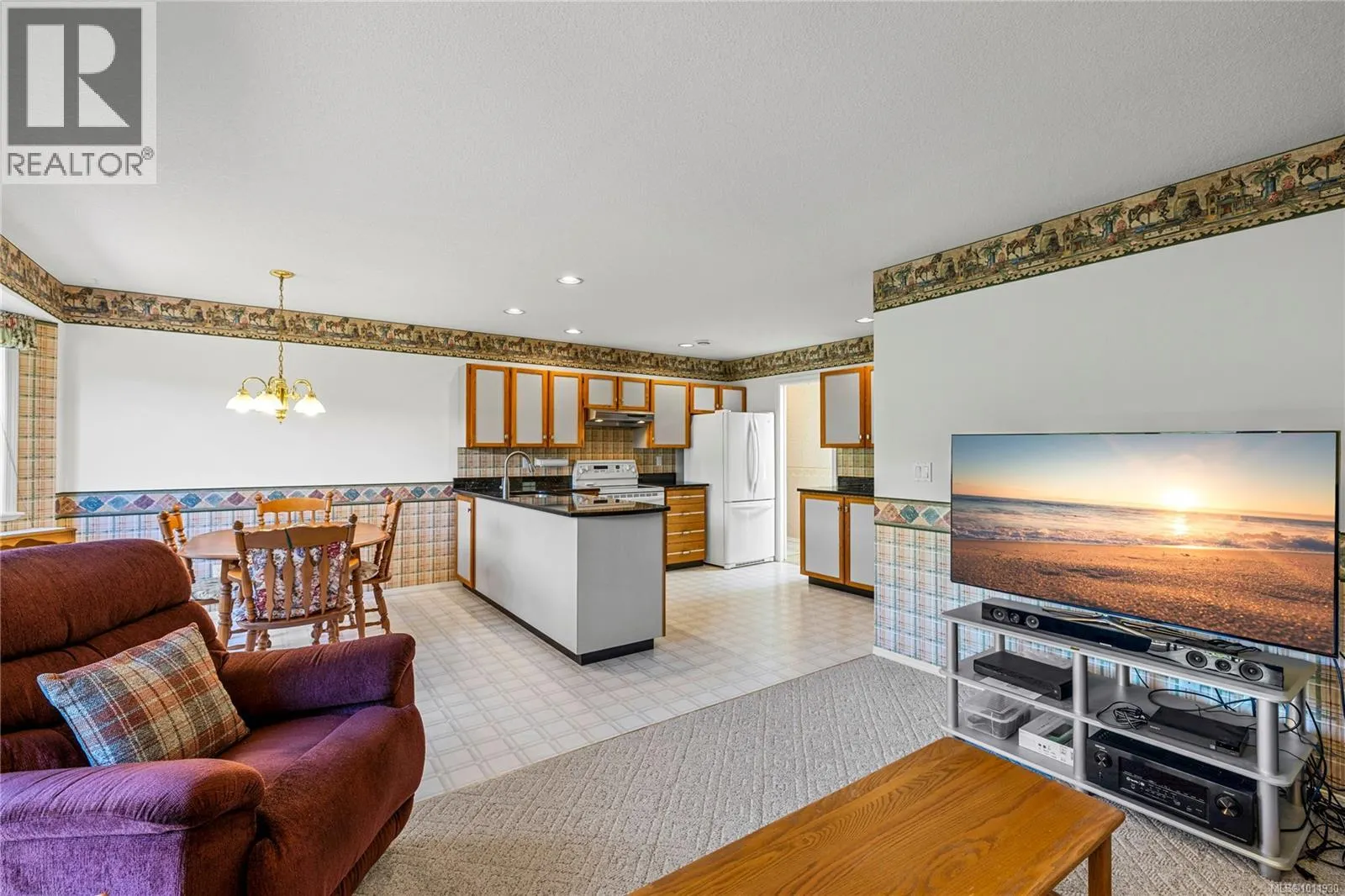 560 Country Club Dr