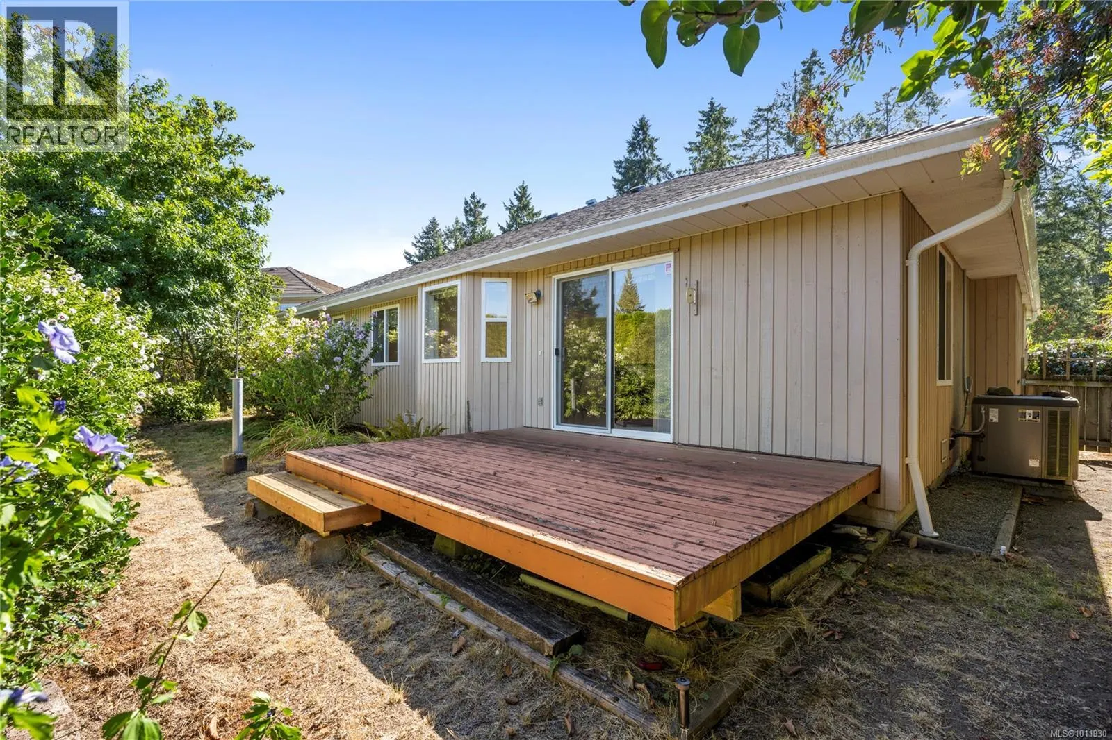 560 Country Club Dr
