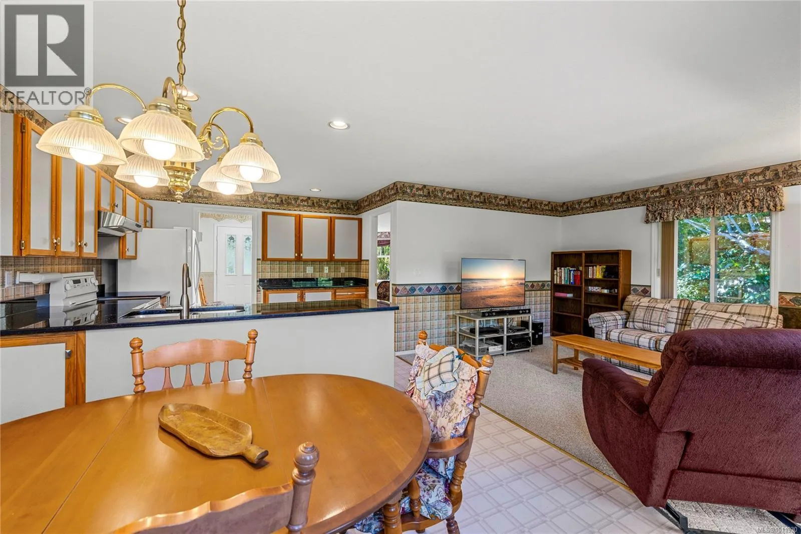560 Country Club Dr