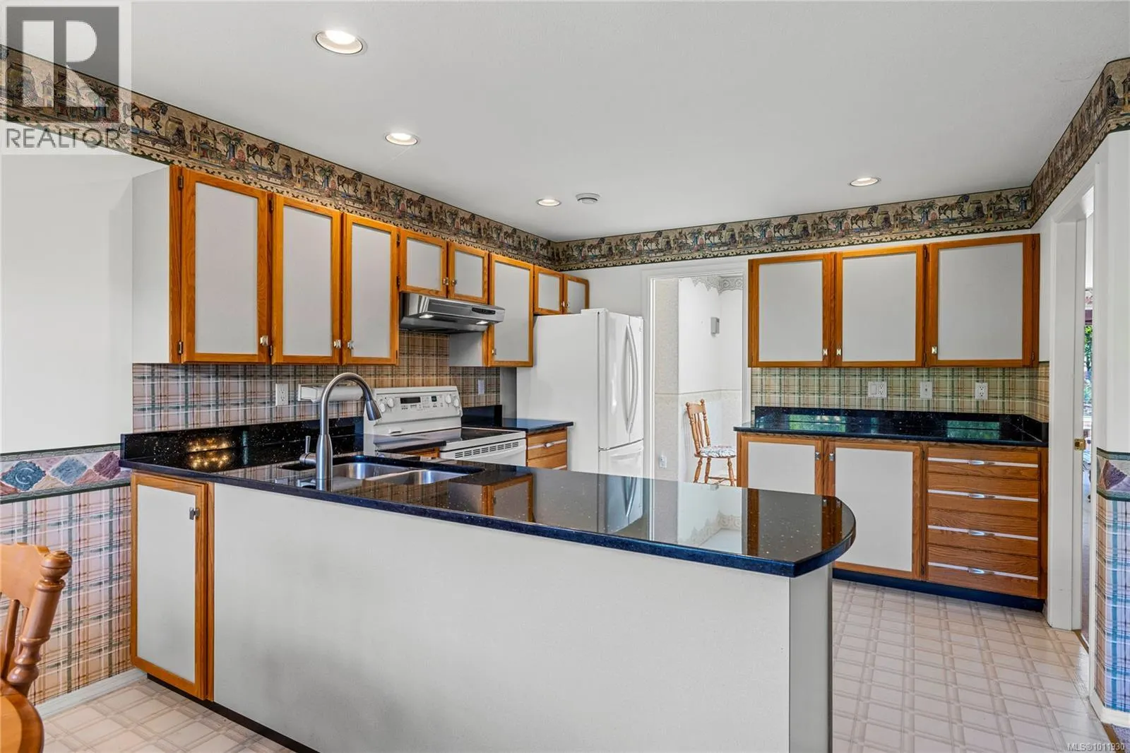 560 Country Club Dr