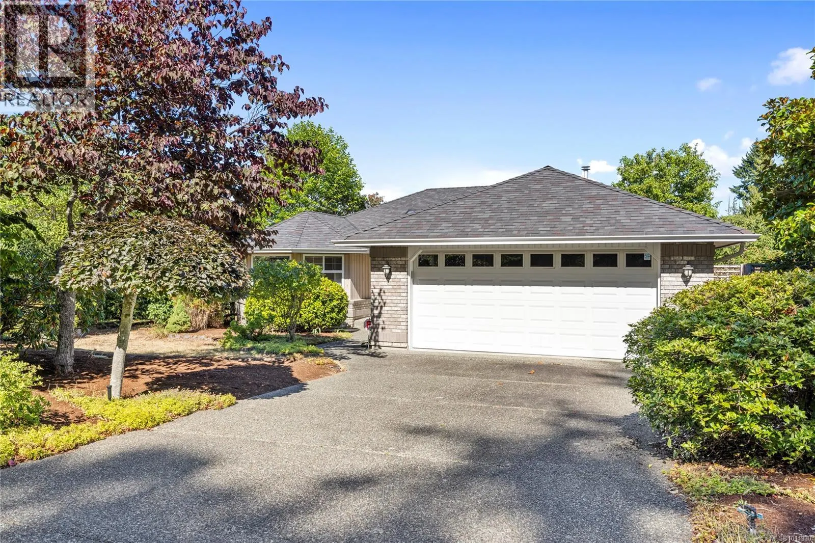 560 Country Club Dr