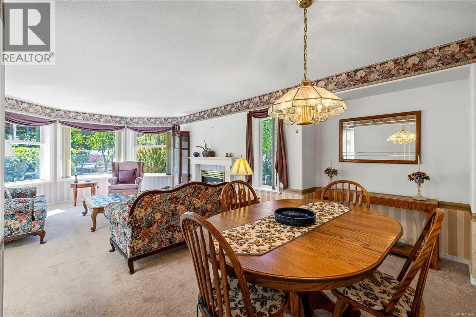 560 Country Club Dr