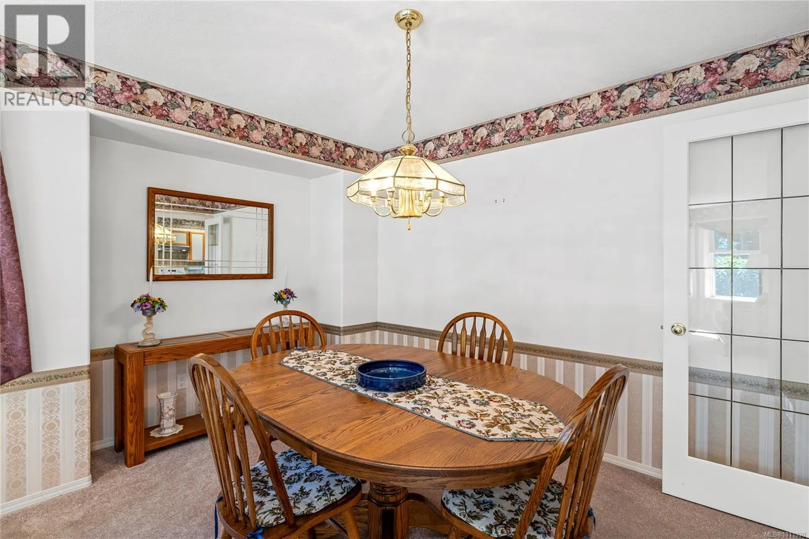 560 Country Club Dr