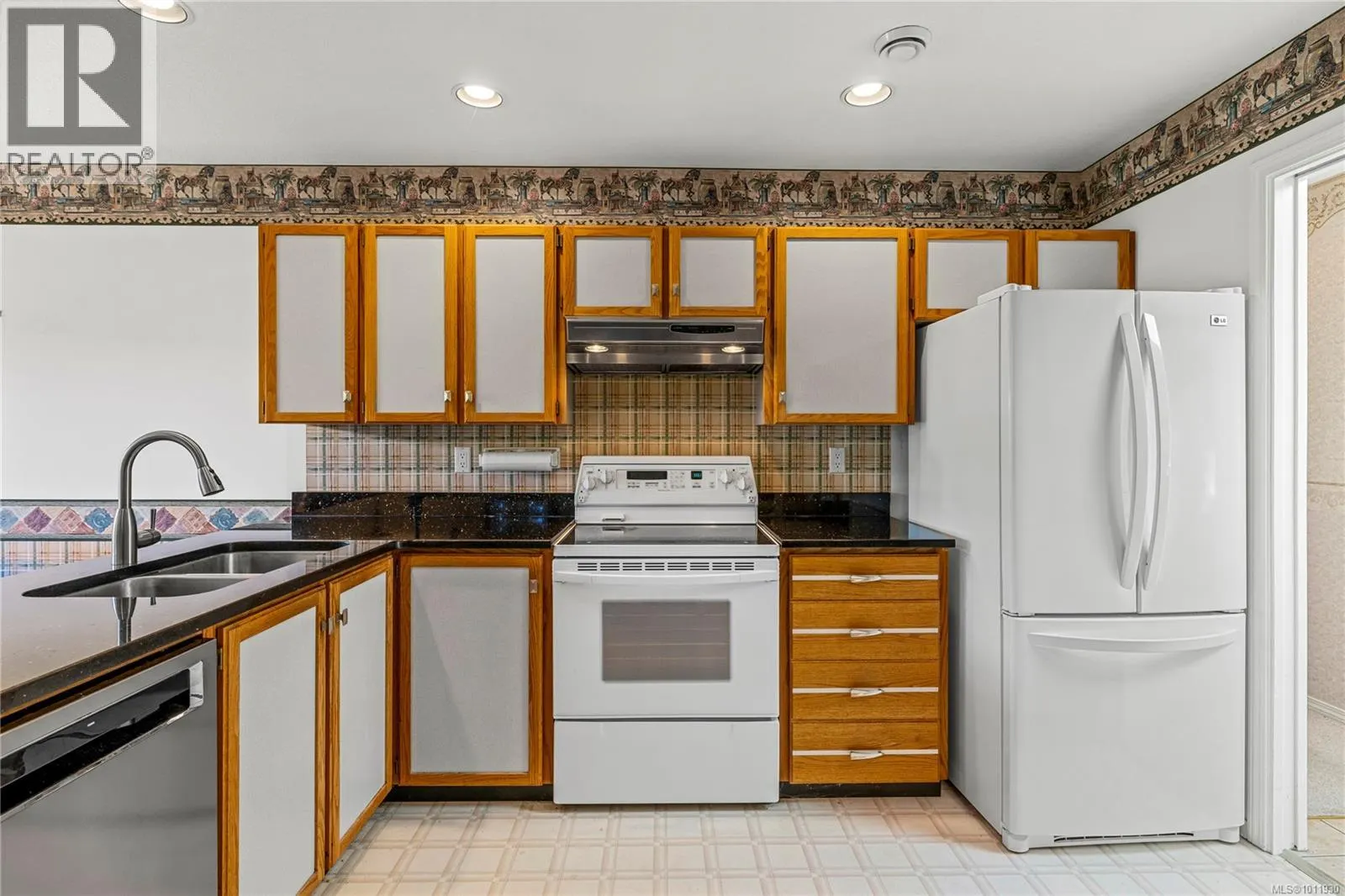 560 Country Club Dr