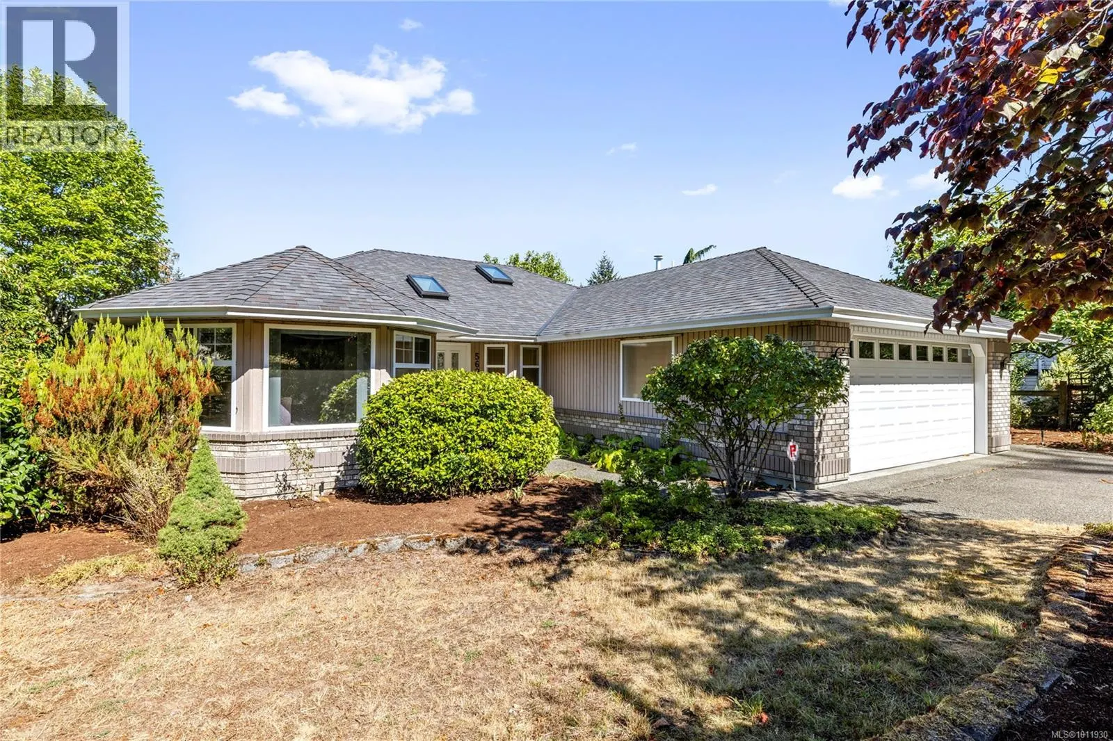 560 Country Club Dr