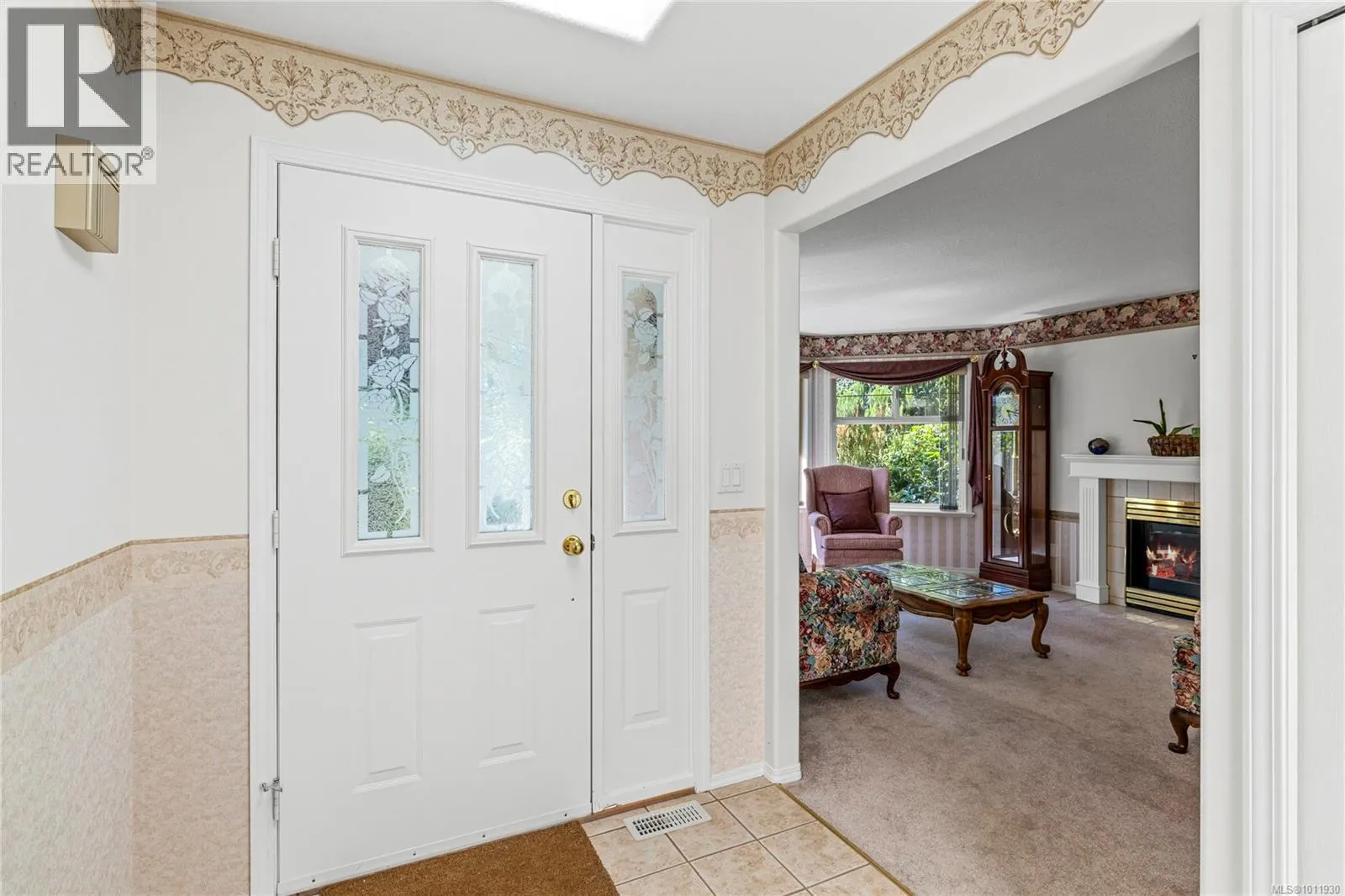 560 Country Club Dr