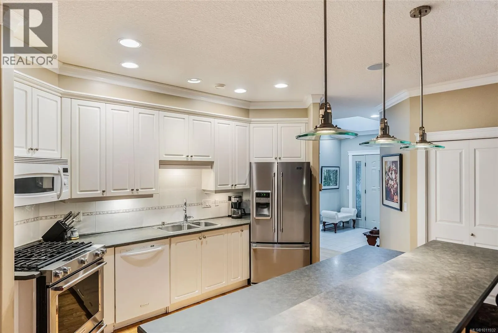 2340 Casey Pl