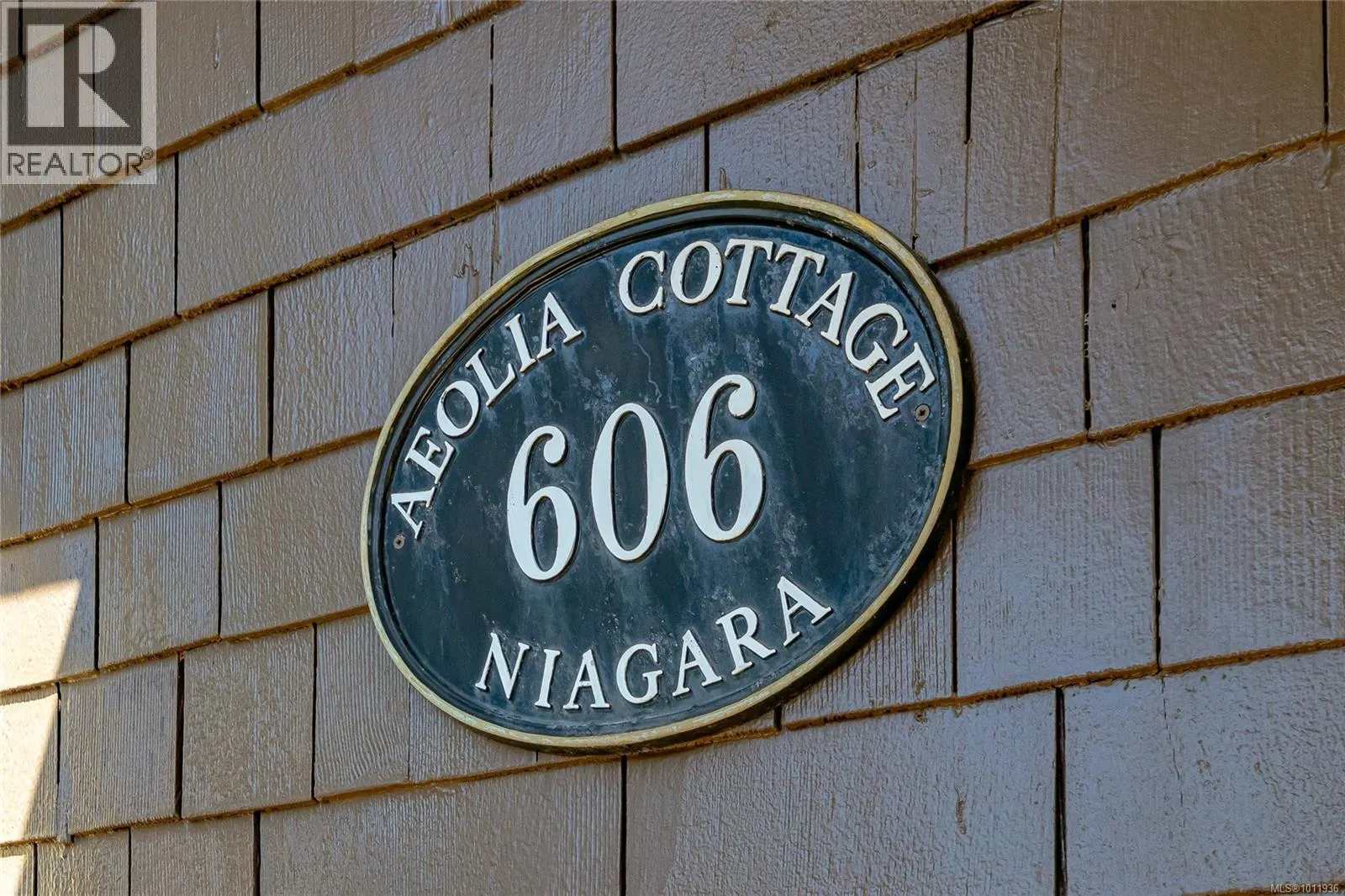 606 Niagara St