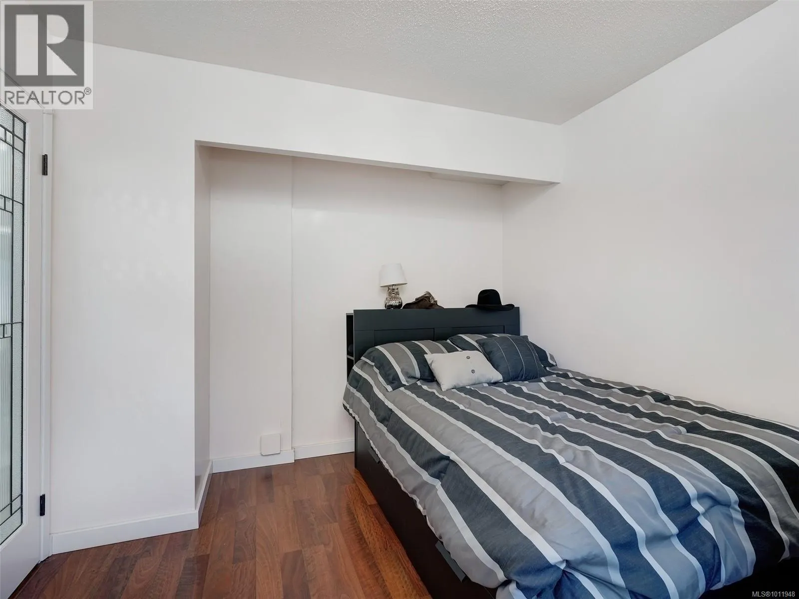 5 6110 Seabroom Rd