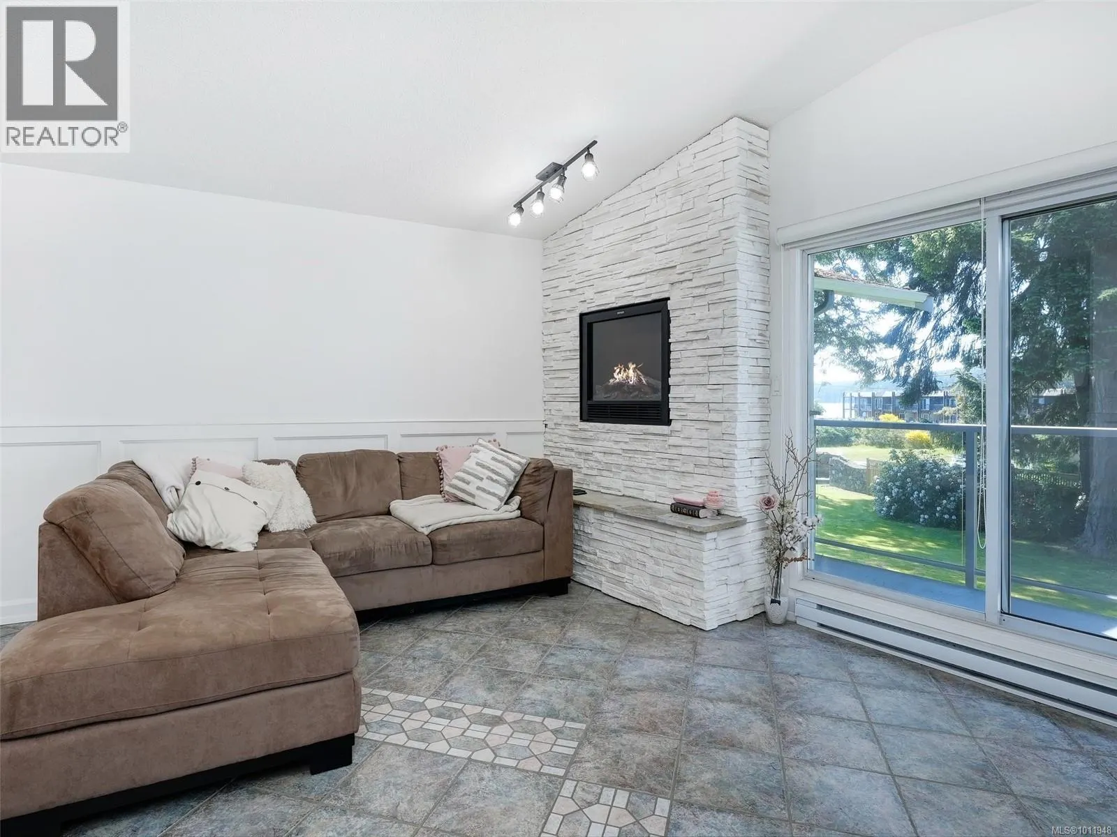 5 6110 Seabroom Rd