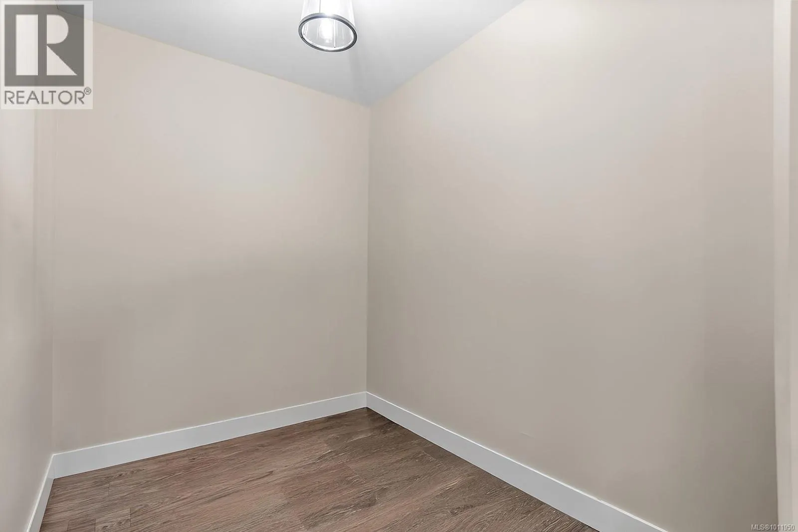 213 4960 Songbird Pl