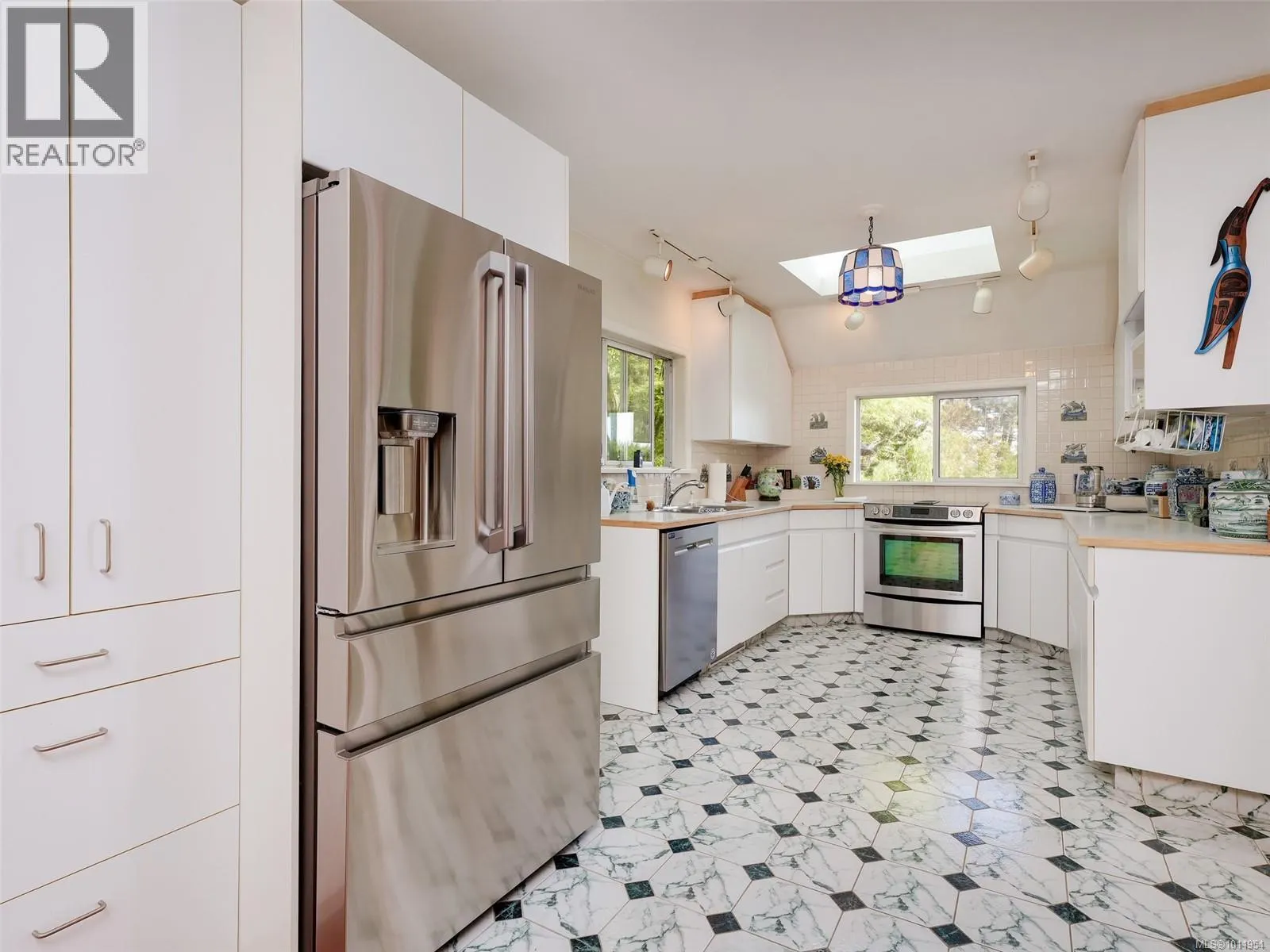 2550 Queenswood Dr