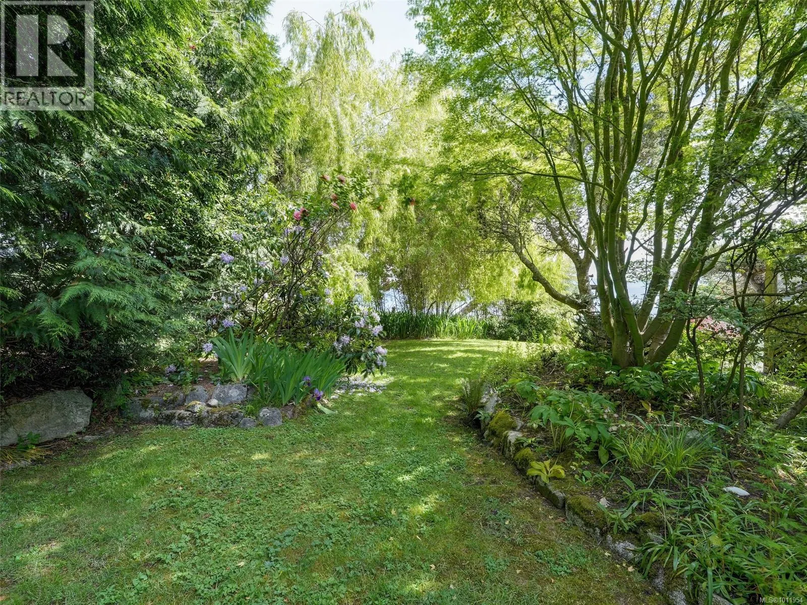 2550 Queenswood Dr