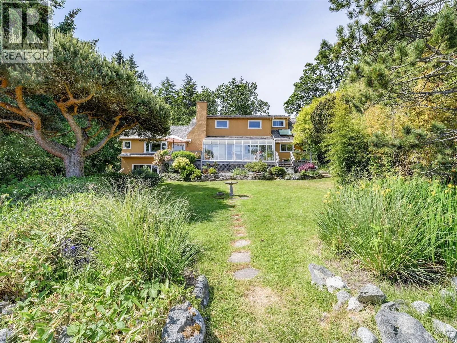 2550 Queenswood Dr