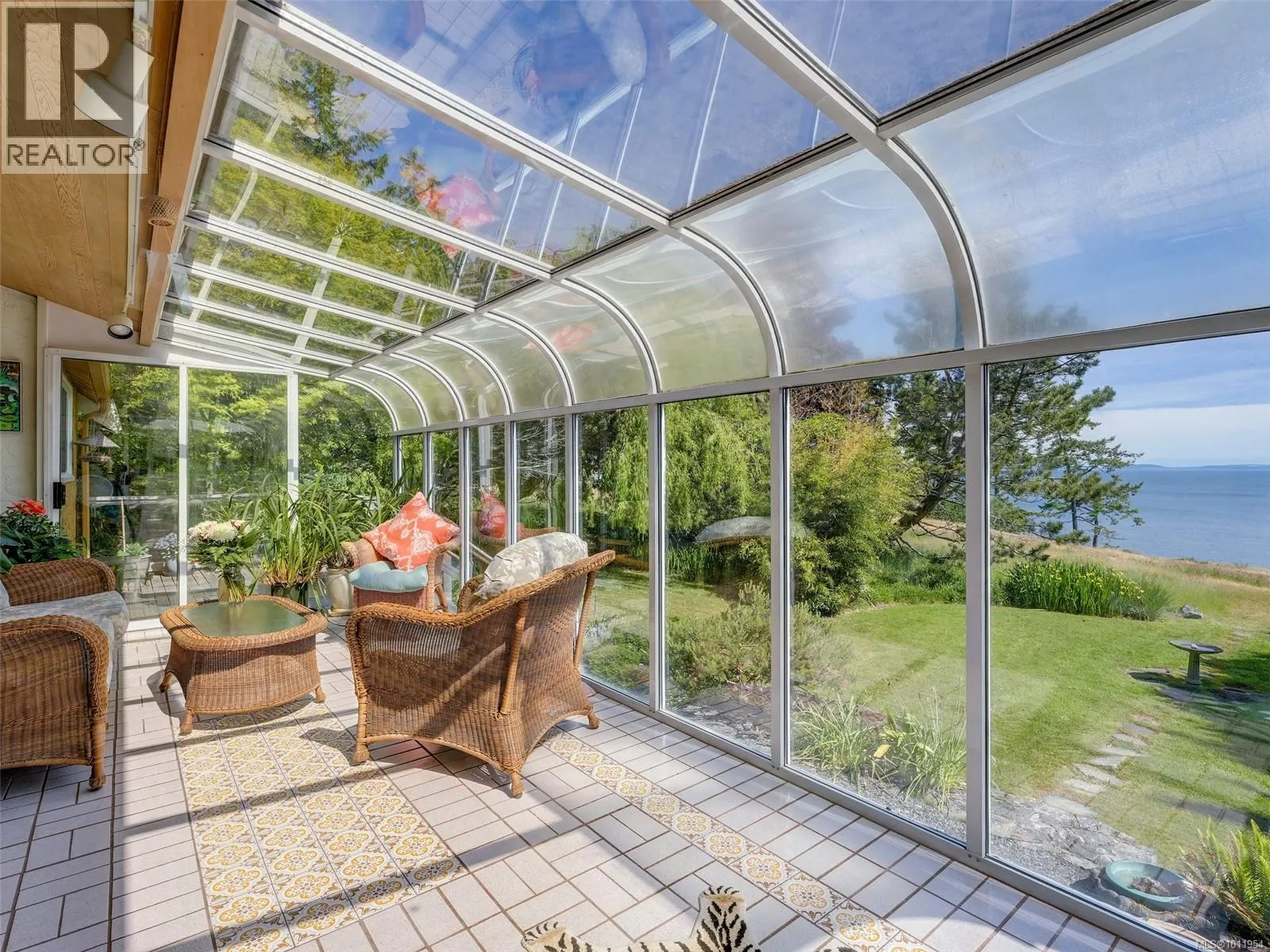 2550 Queenswood Dr