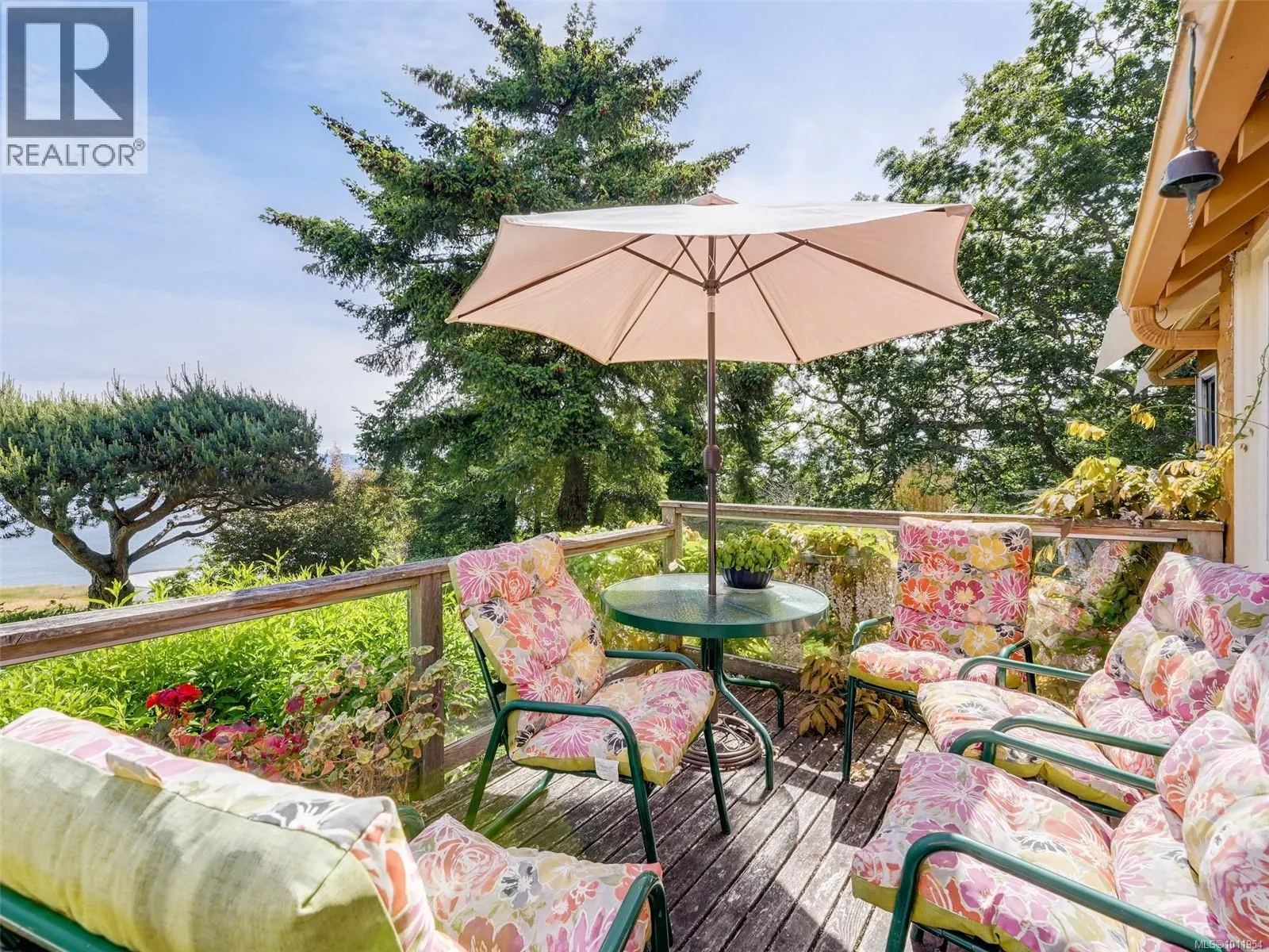 2550 Queenswood Dr