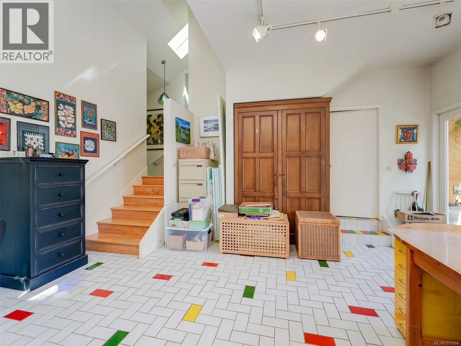 2550 Queenswood Dr