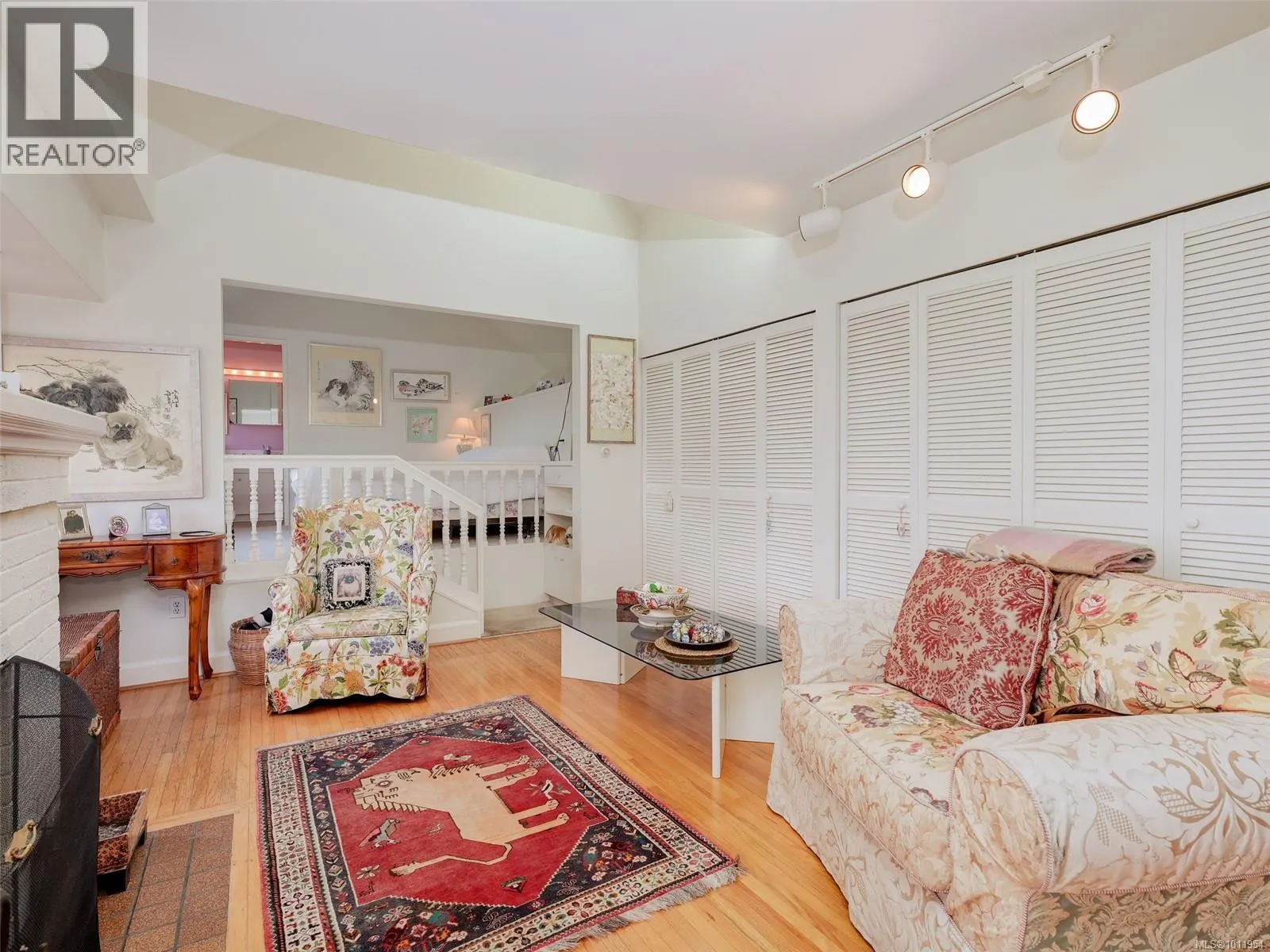 2550 Queenswood Dr